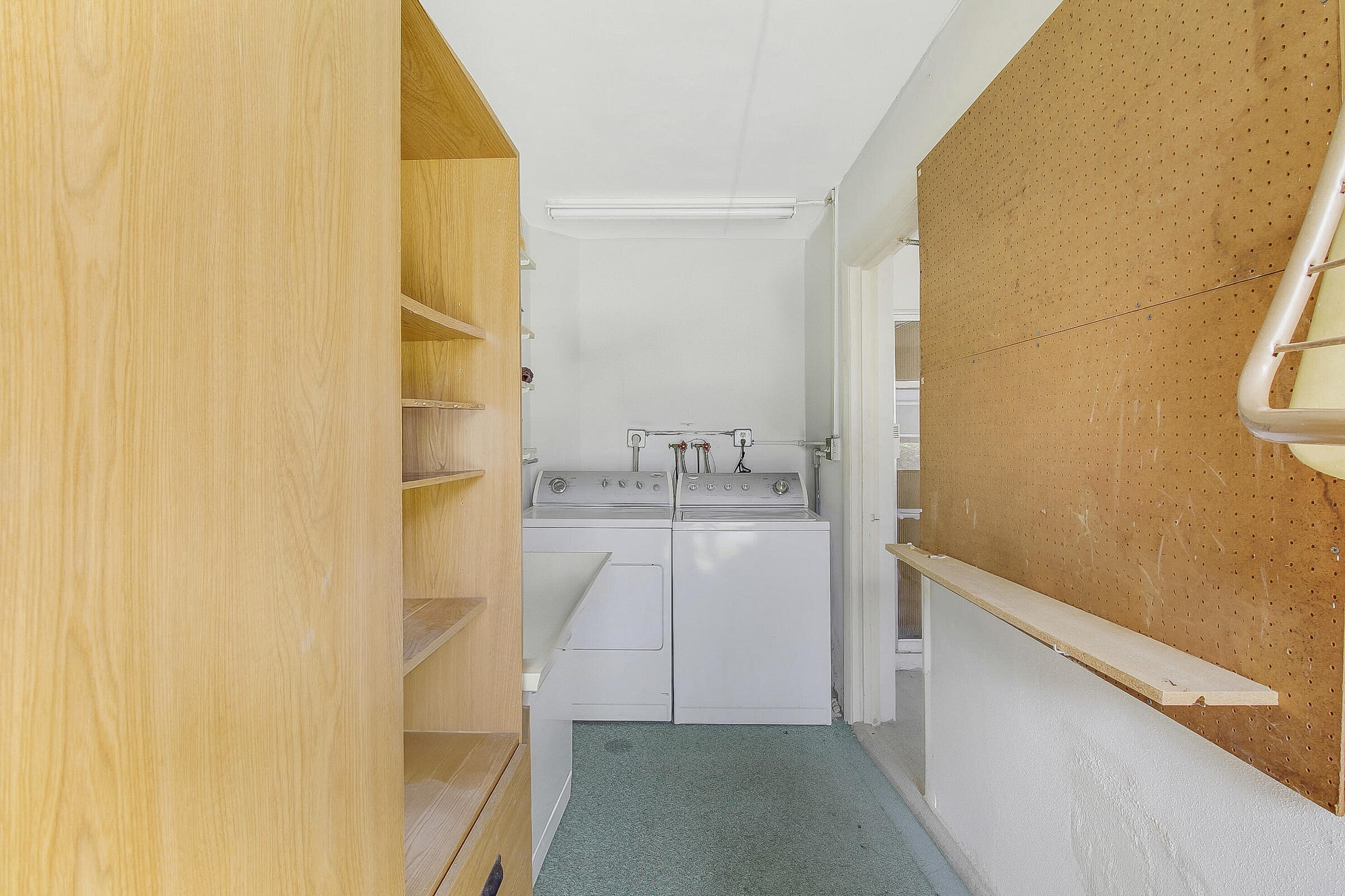 2886 Fernley Drive E 69