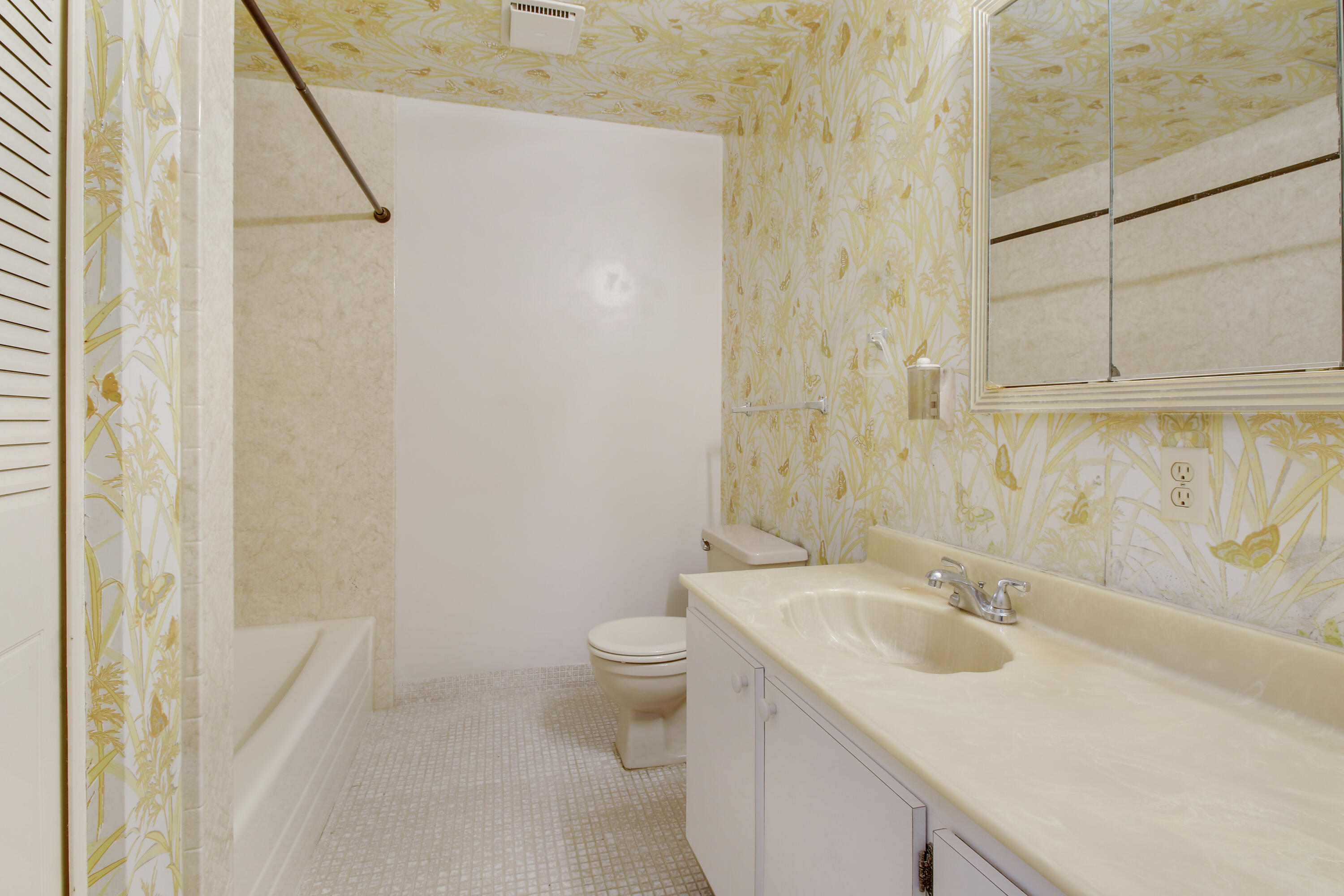 2886 Fernley Drive E 69