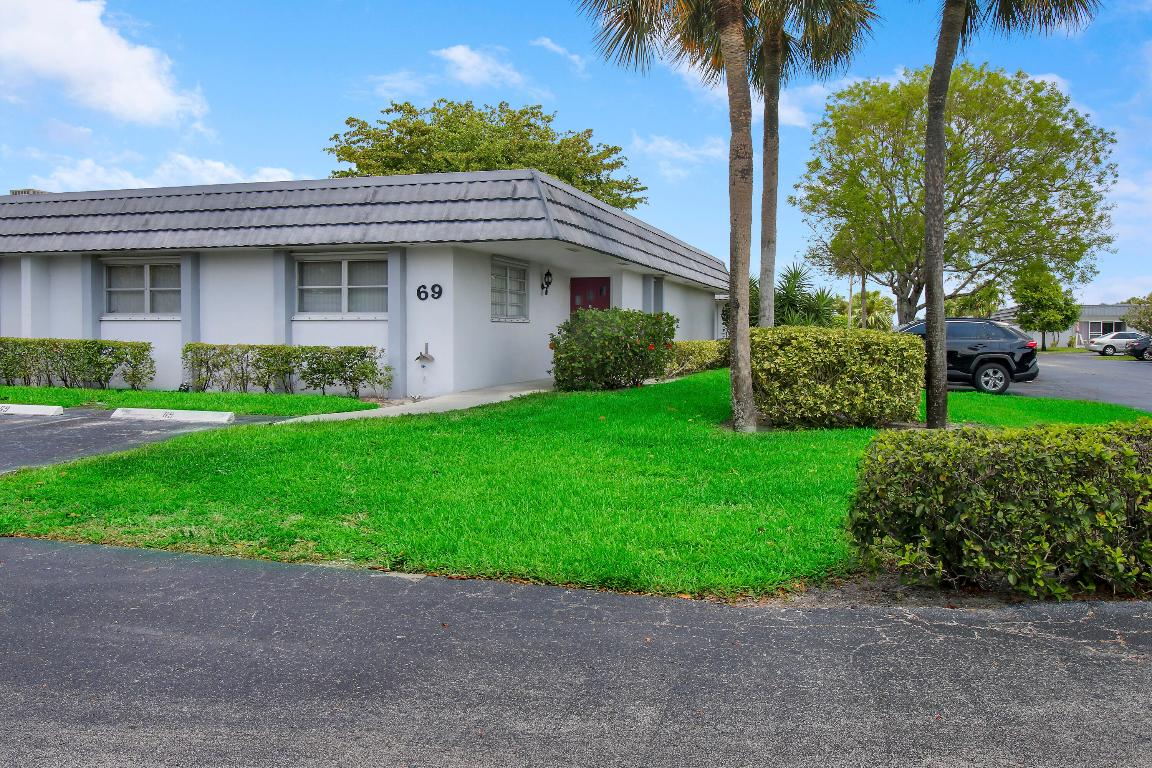 2886 Fernley Drive E 69