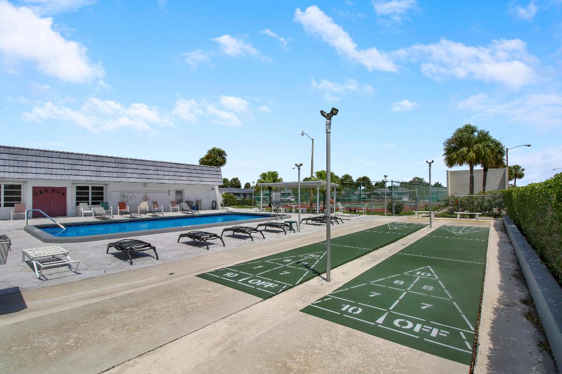 2886 Fernley Drive E 69