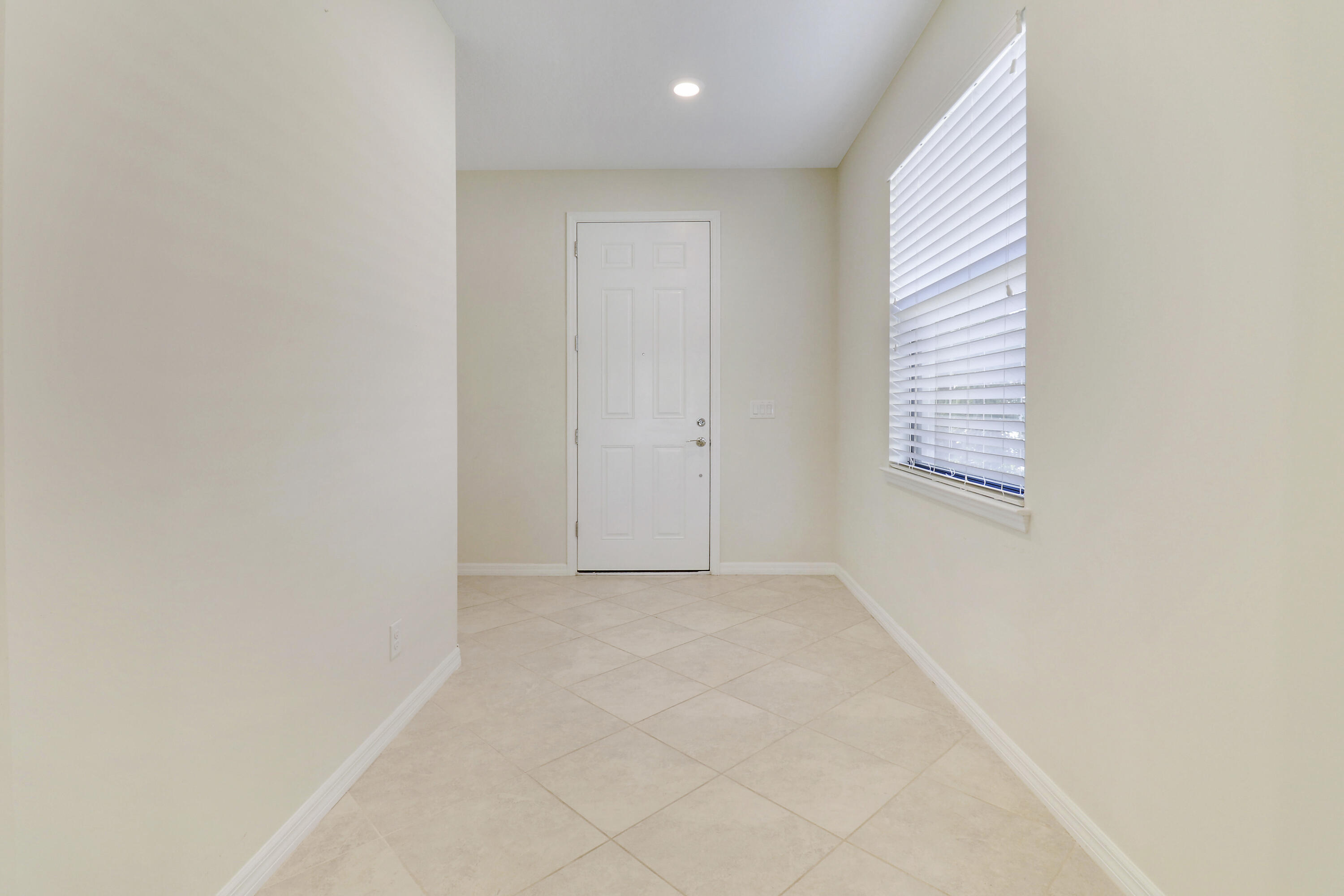 633 SE Monet Drive
