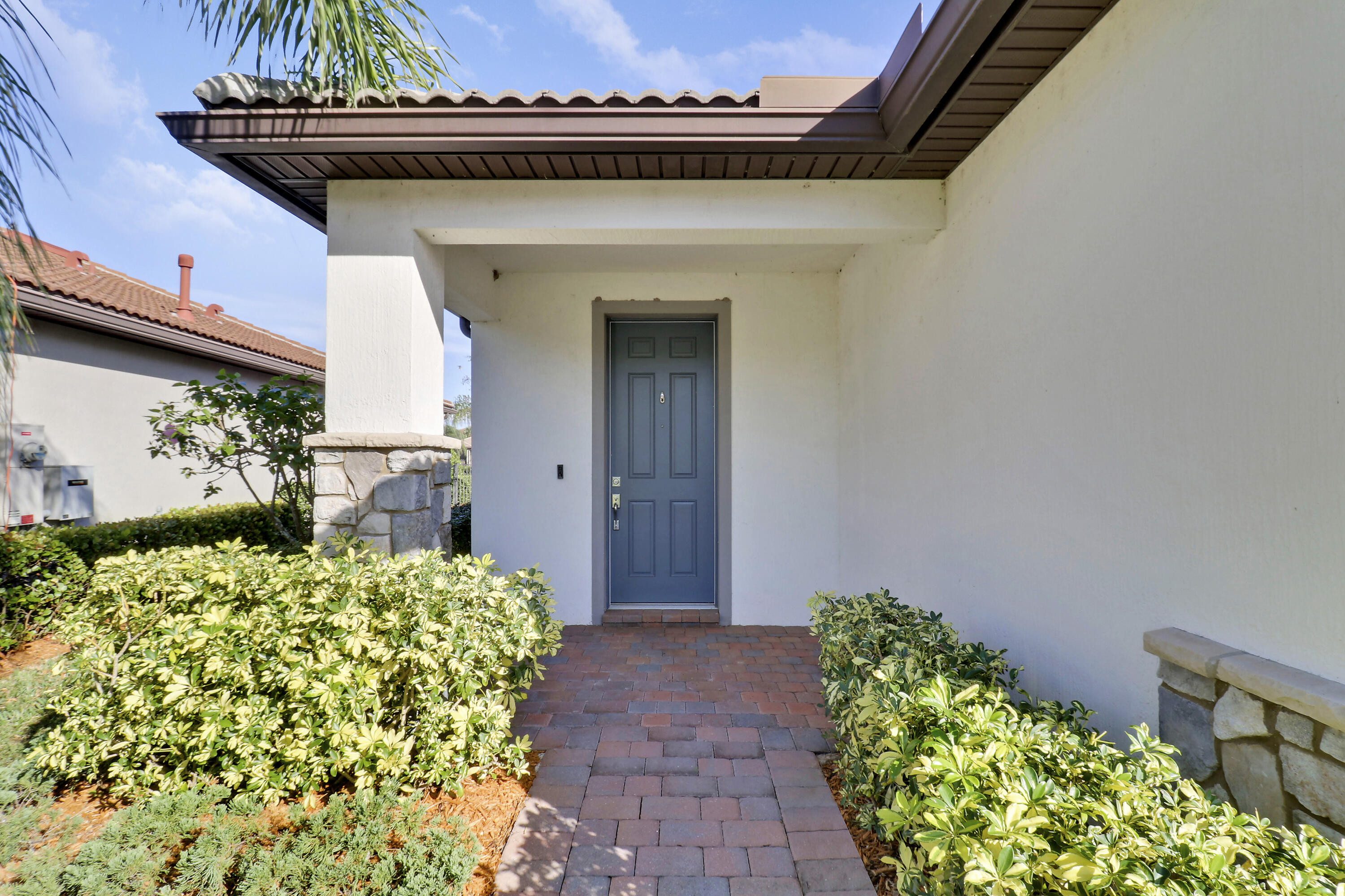 633 SE Monet Drive