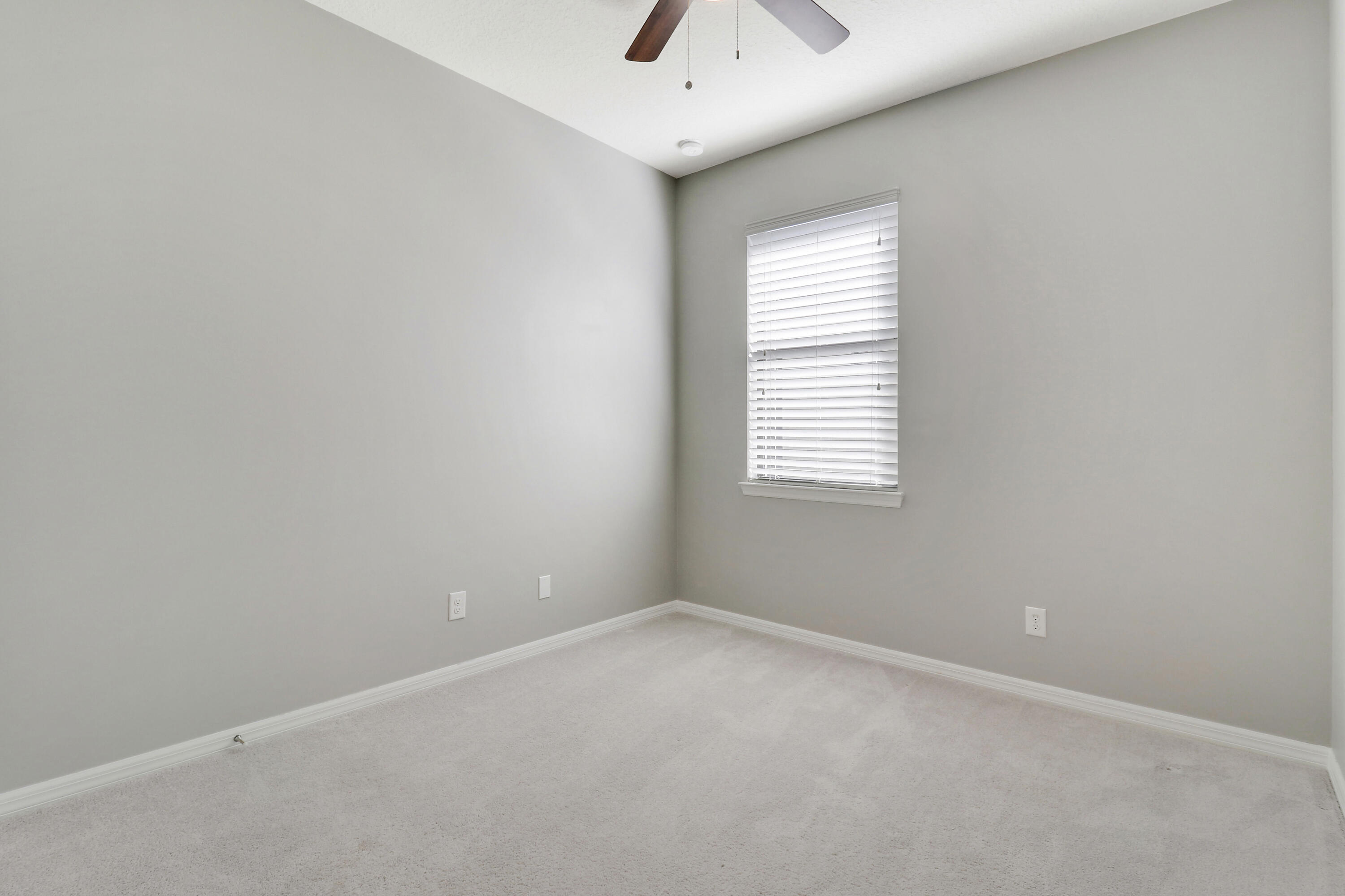 633 SE Monet Drive
