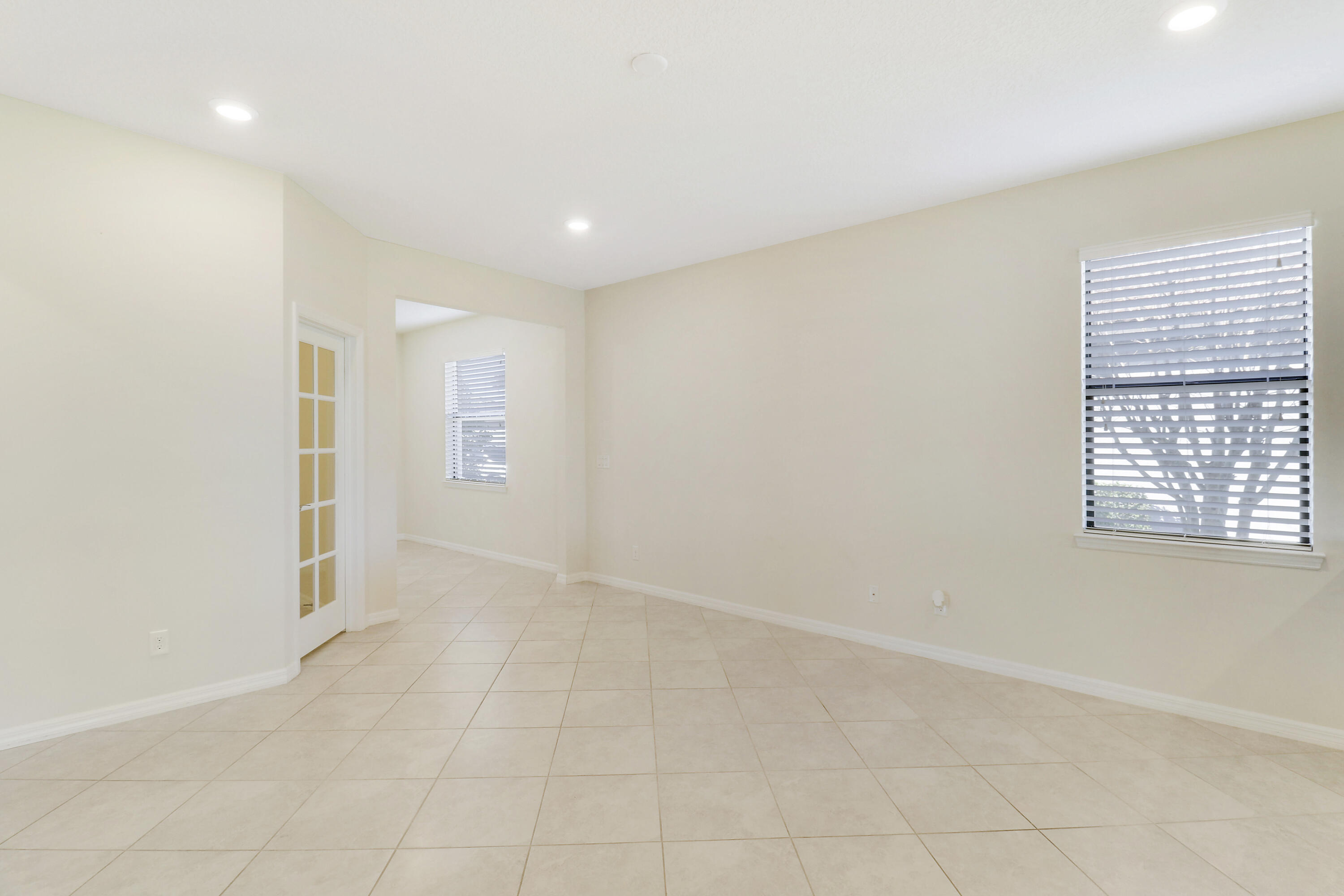 633 SE Monet Drive