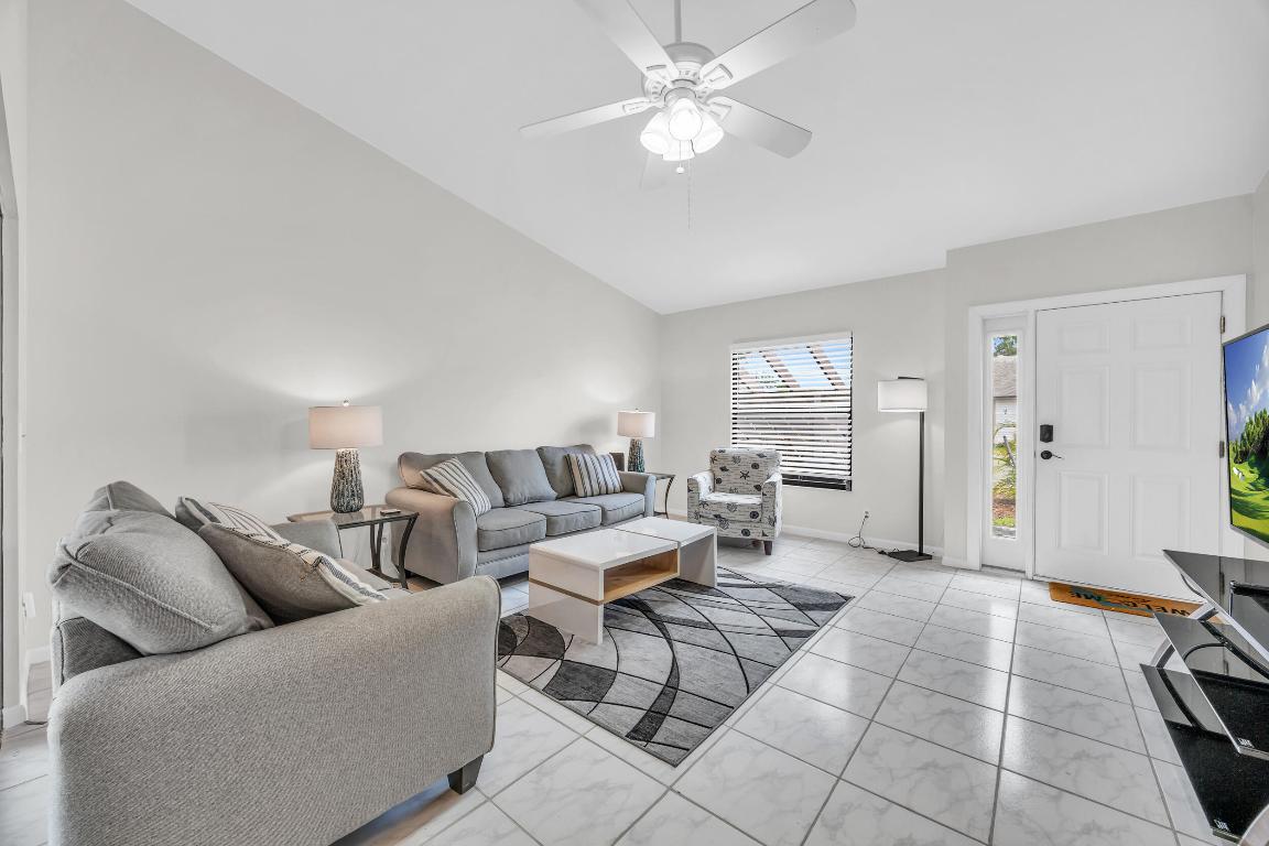 130 Sherwood Circle 14d