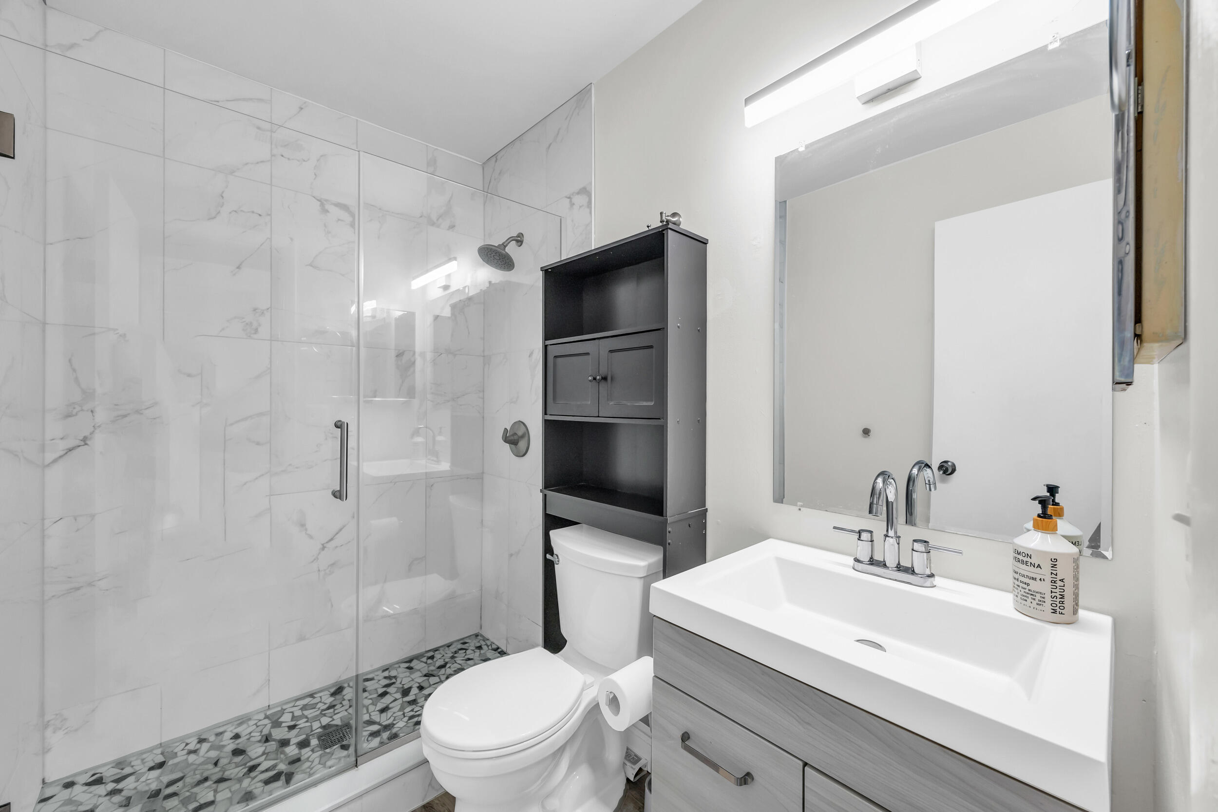 130 Sherwood Circle 14d