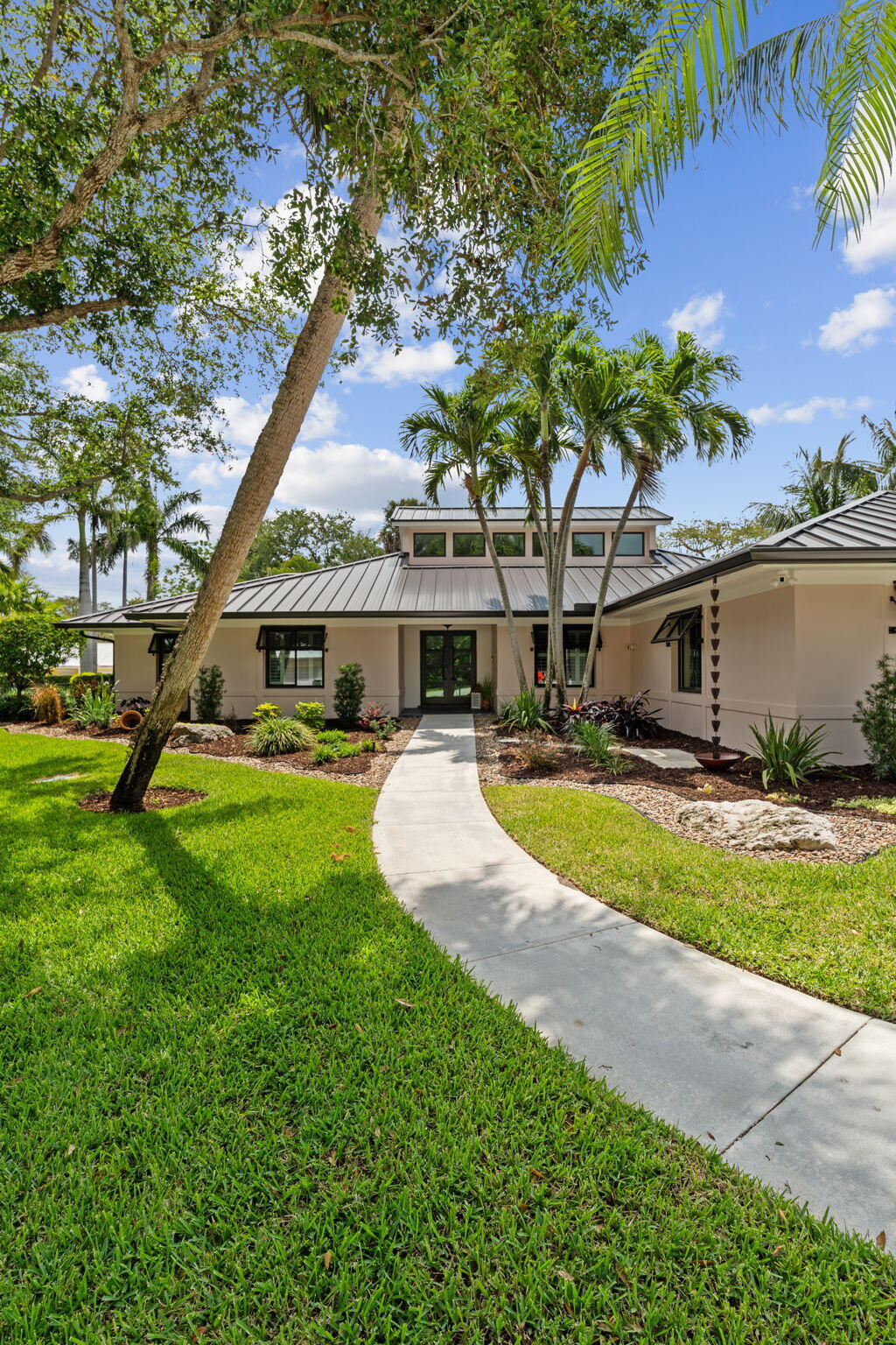 121 Hillcrest Drive