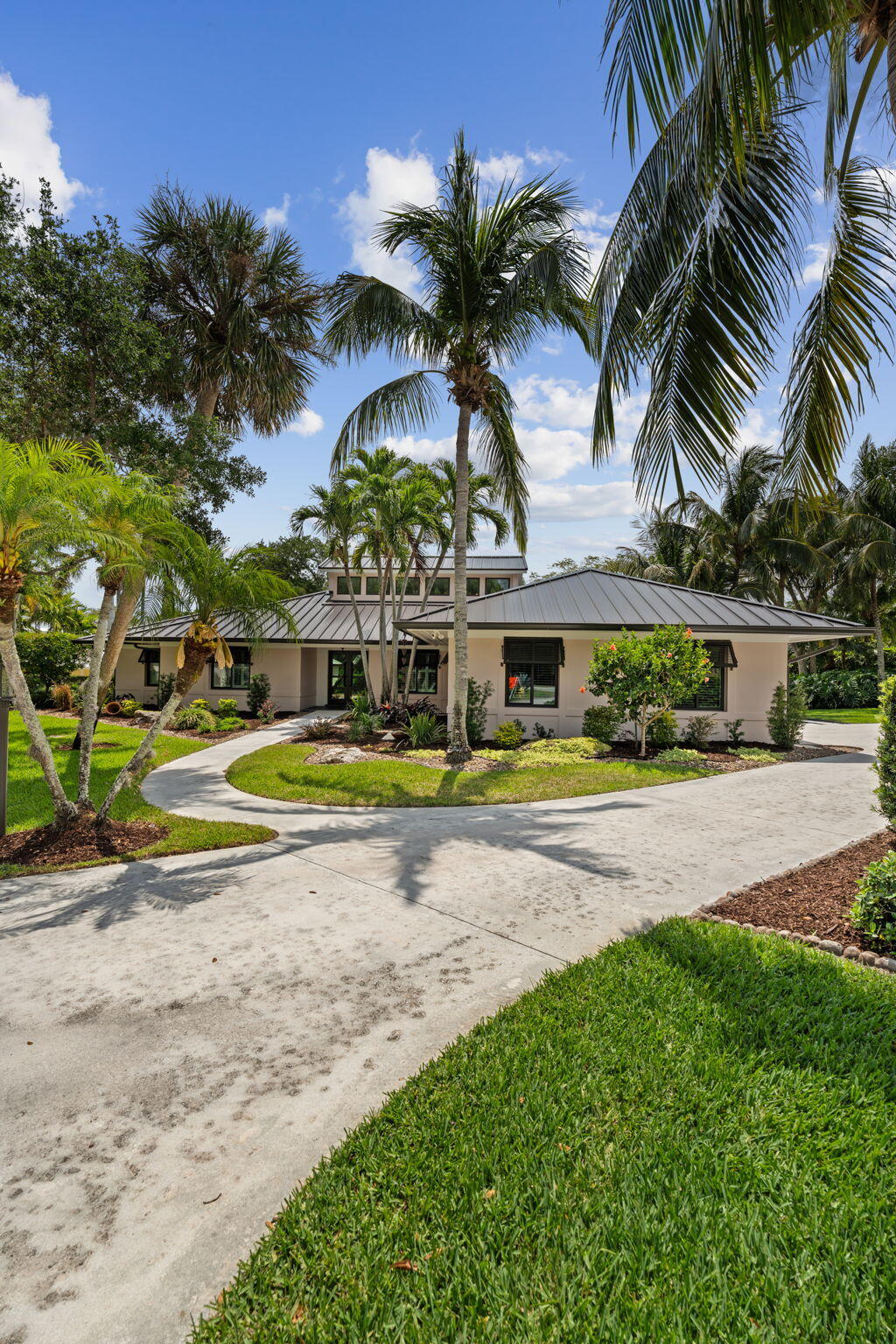 121 Hillcrest Drive