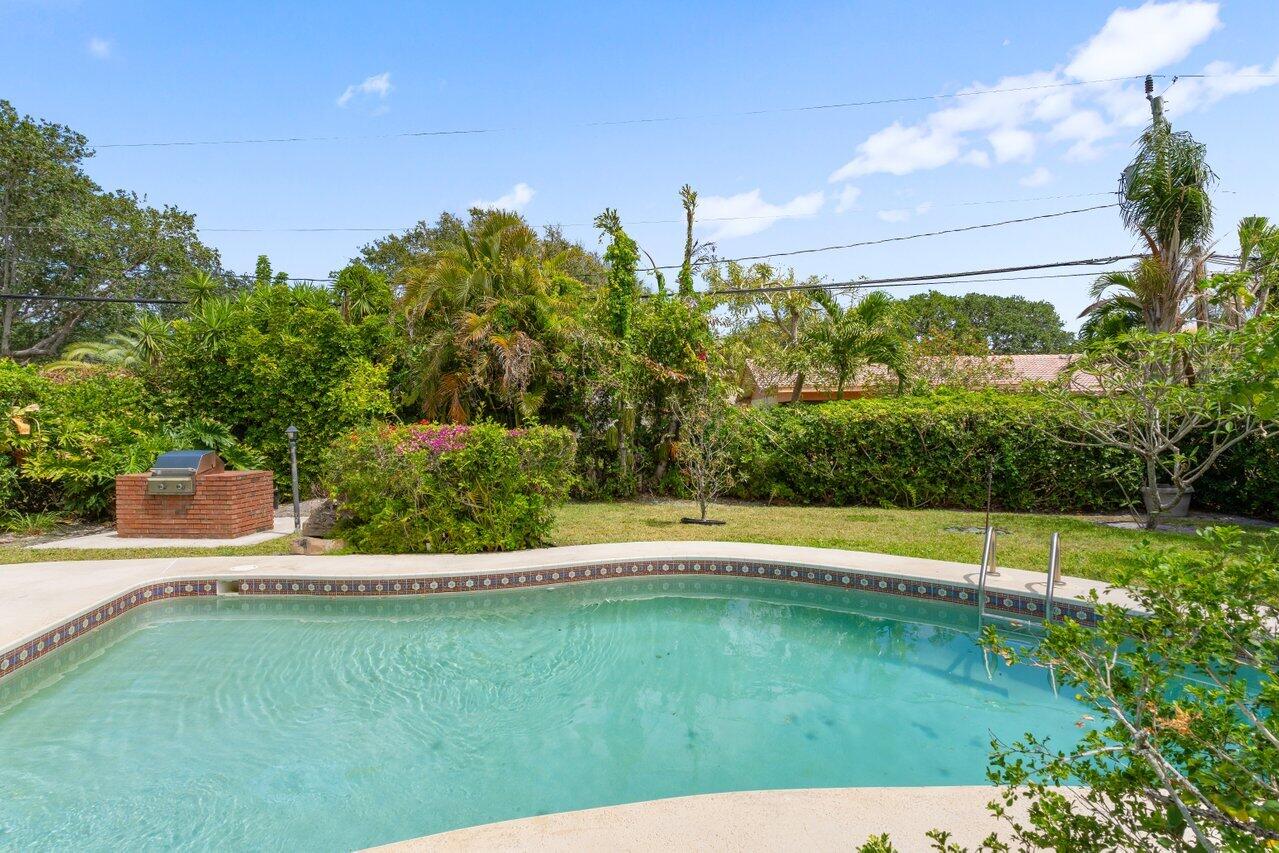 7 Willow Road