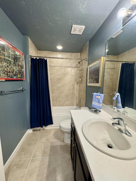 1526 SW Mercedes Avenue