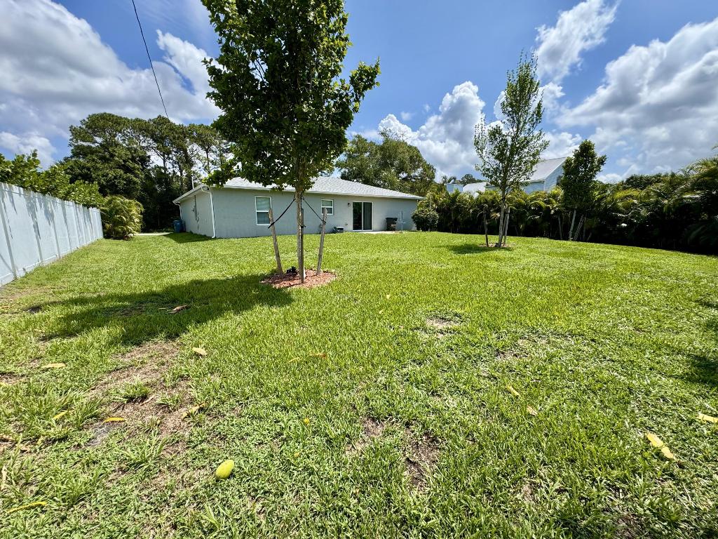 1526 SW Mercedes Avenue