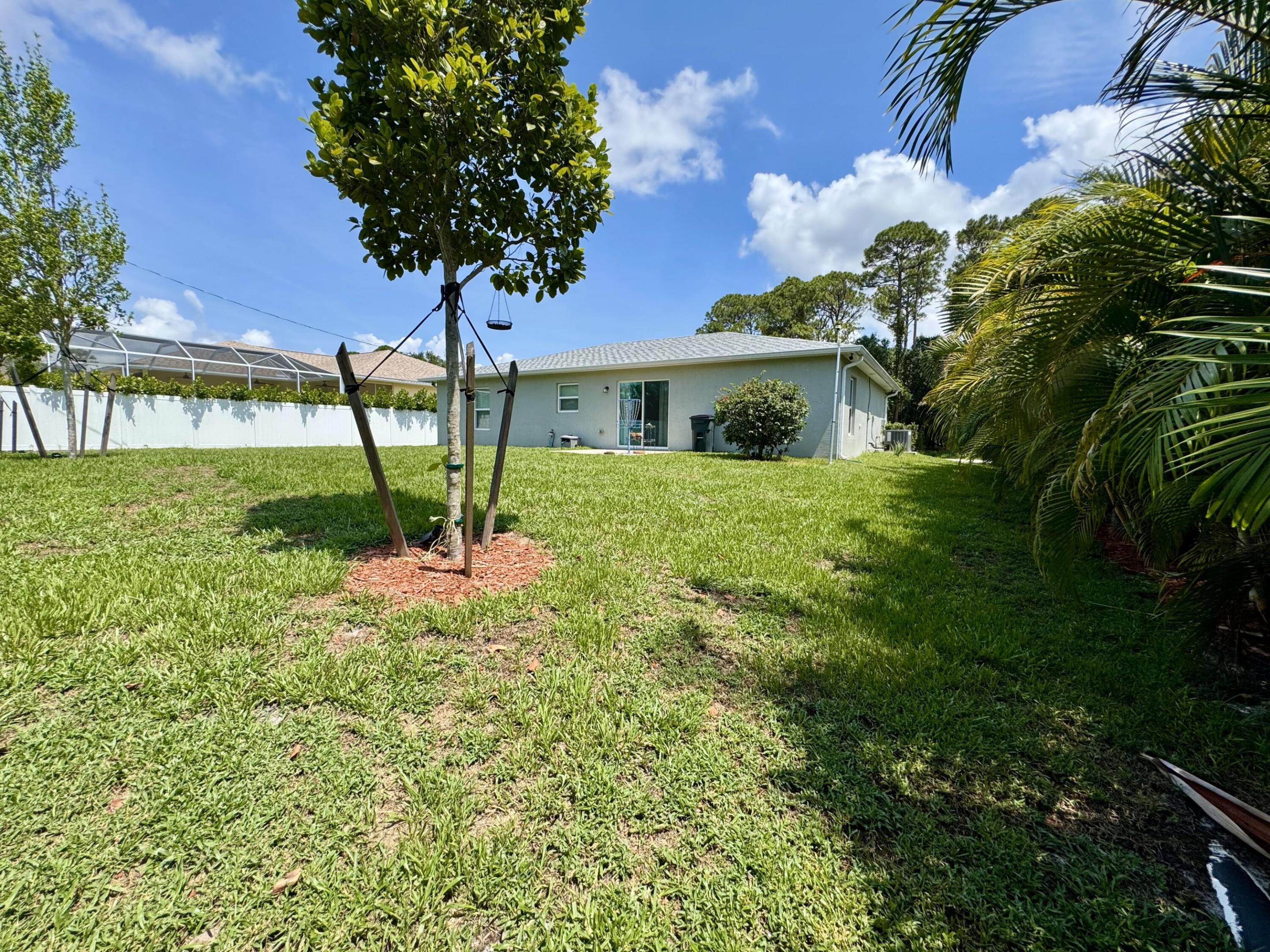 1526 SW Mercedes Avenue