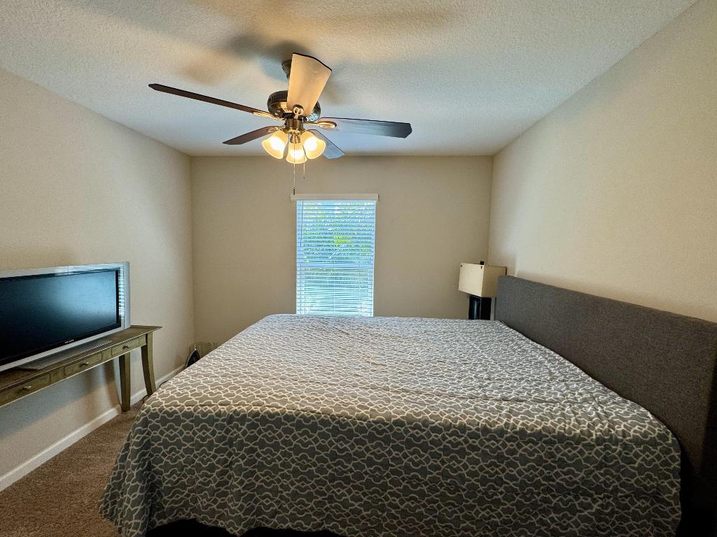 1526 SW Mercedes Avenue