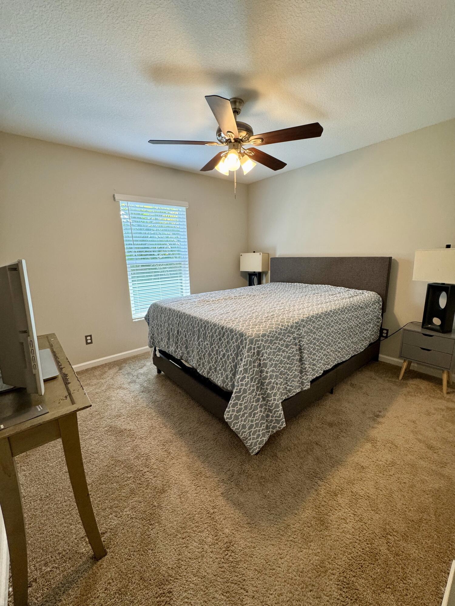 1526 SW Mercedes Avenue