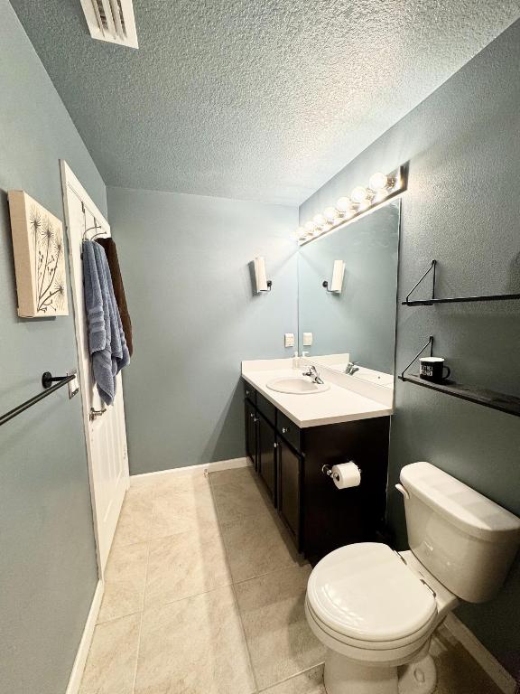 1526 SW Mercedes Avenue