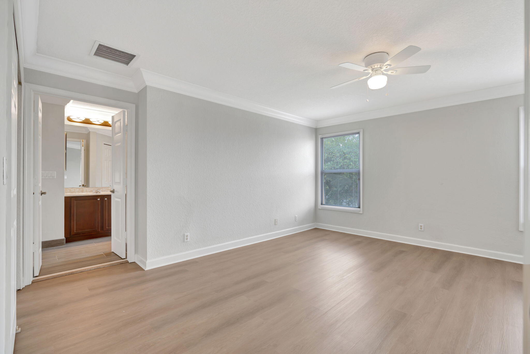 5904 SE Crooked Oak Avenue