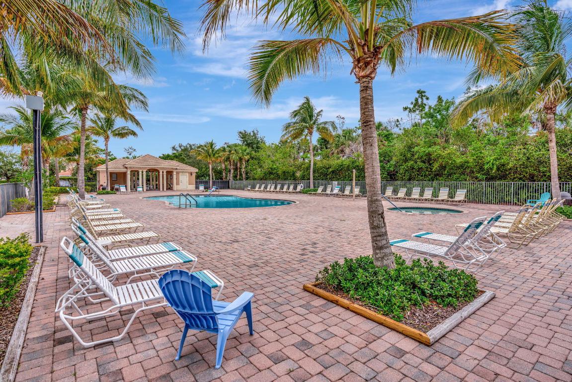 5904 SE Crooked Oak Avenue