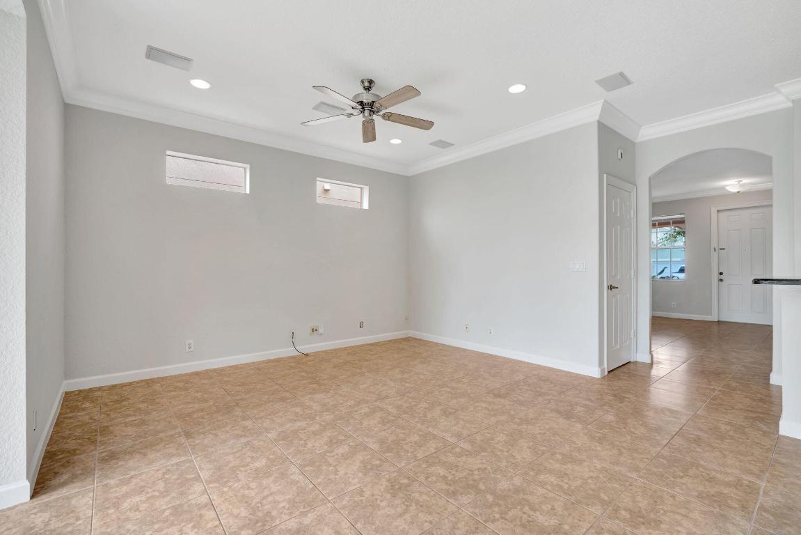 5904 SE Crooked Oak Avenue