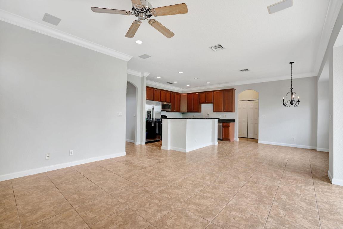 5904 SE Crooked Oak Avenue