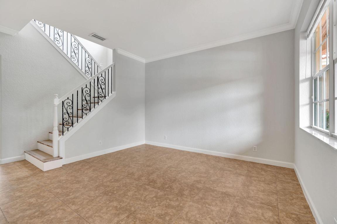 5904 SE Crooked Oak Avenue