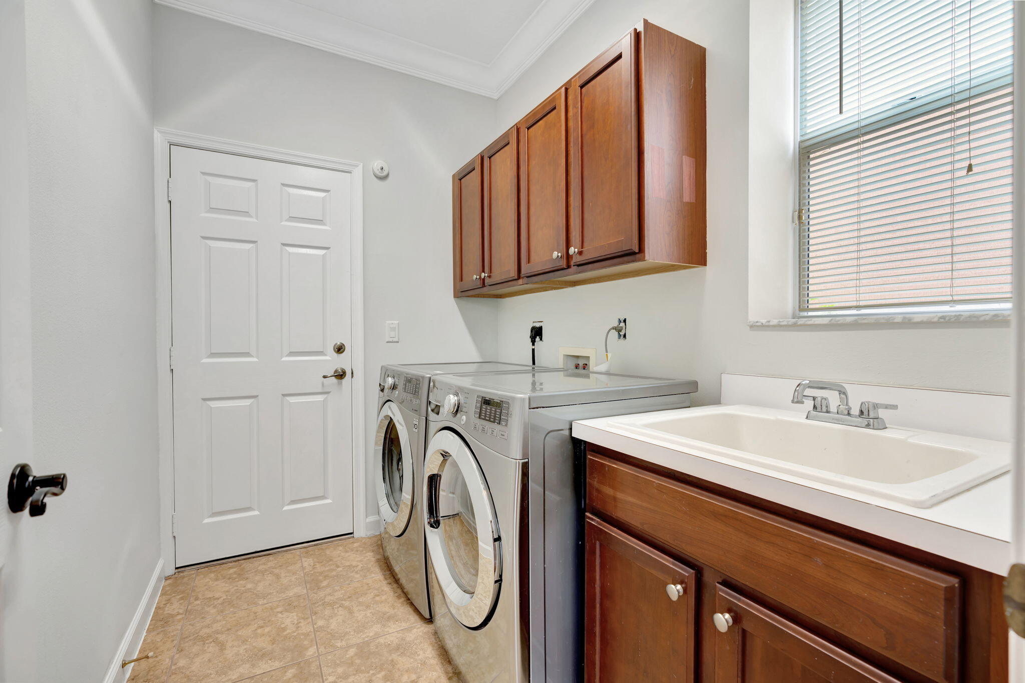 5904 SE Crooked Oak Avenue