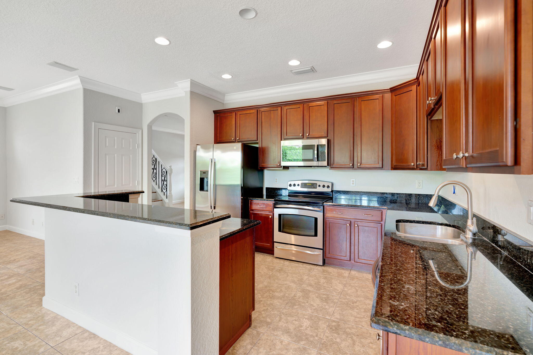 5904 SE Crooked Oak Avenue