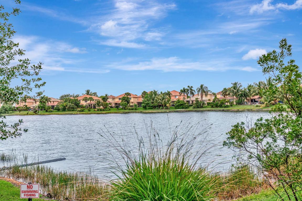 5904 SE Crooked Oak Avenue