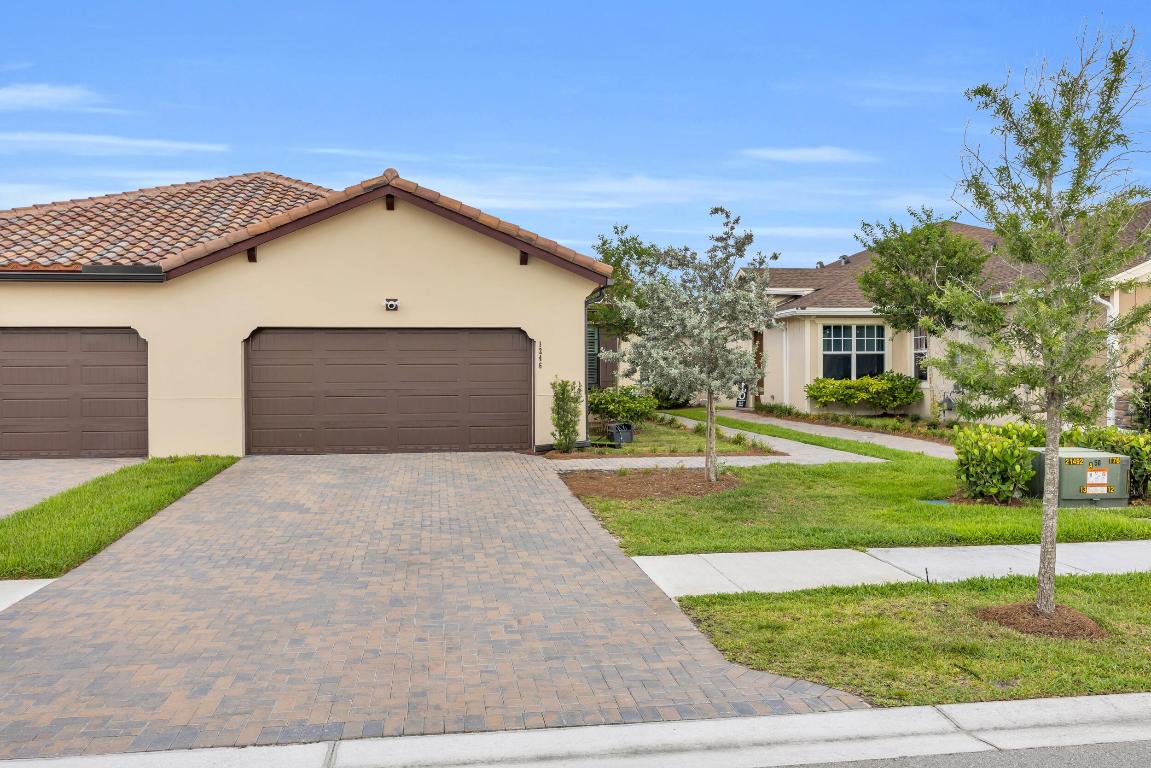 1246 Tangled Orchard Trce