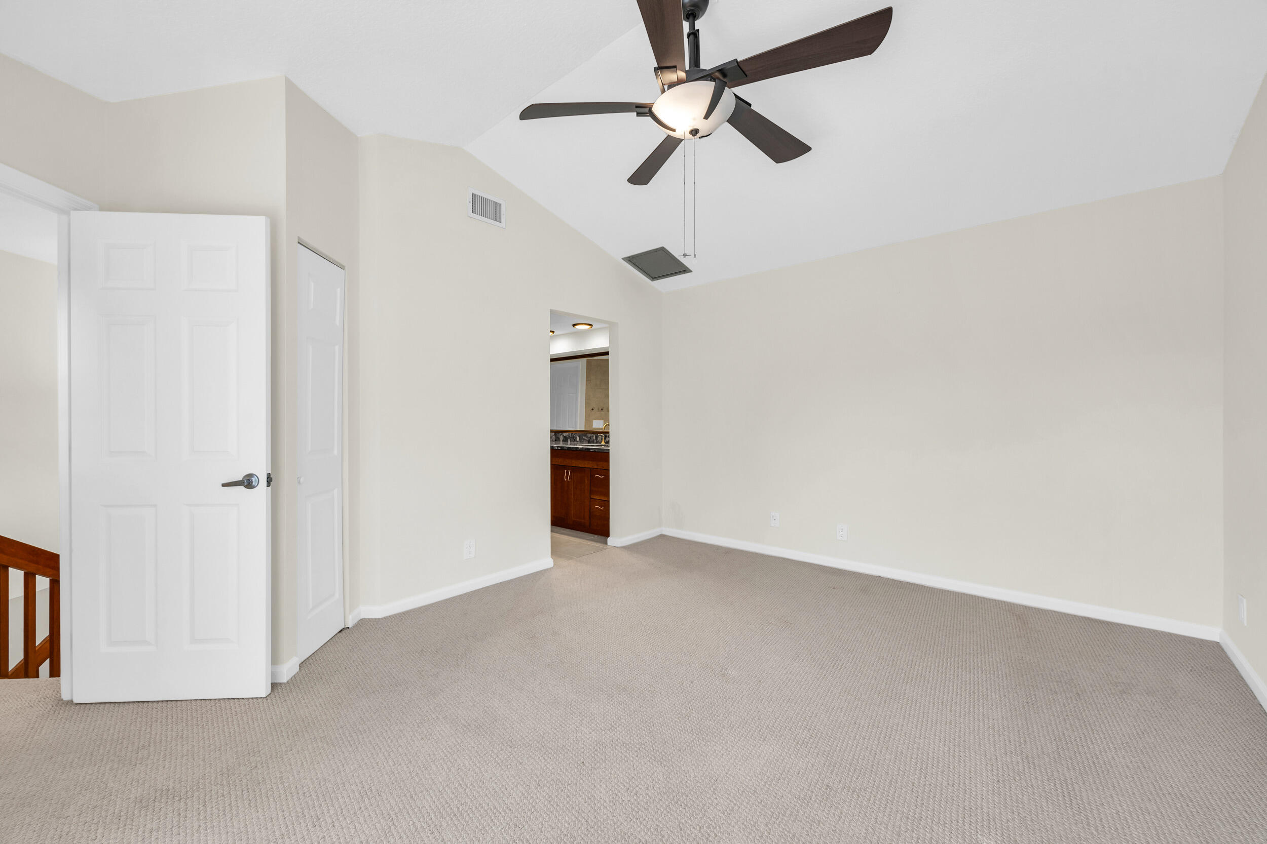 6 Uno Lago Drive