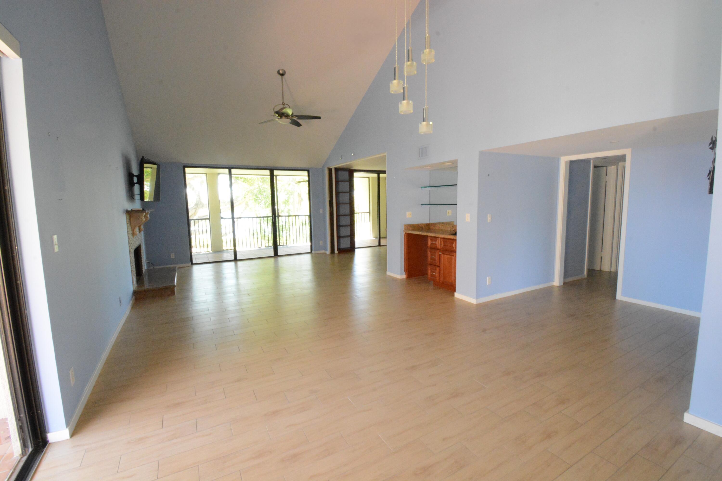 1000 N Us Highway 1 Ba305 Ba305