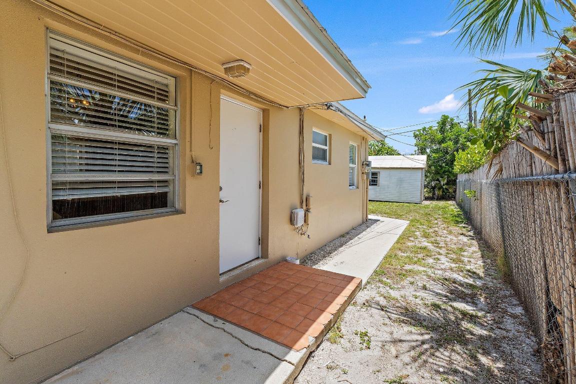 19147 SE Hillcrest Drive B