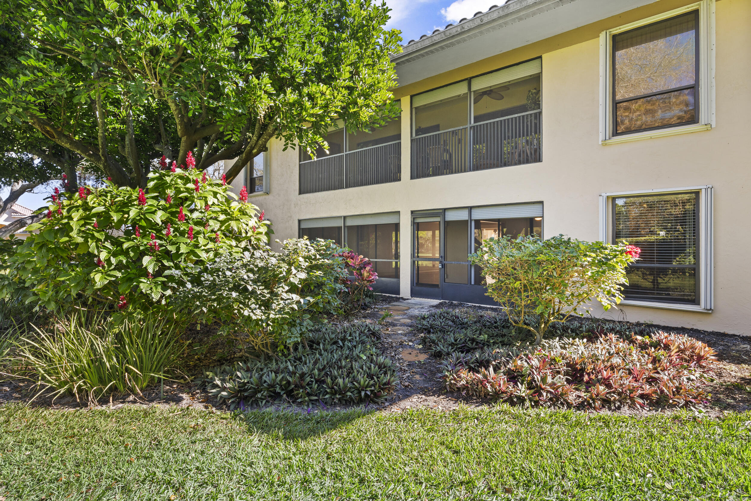 25 SE Turtle Creek Drive B