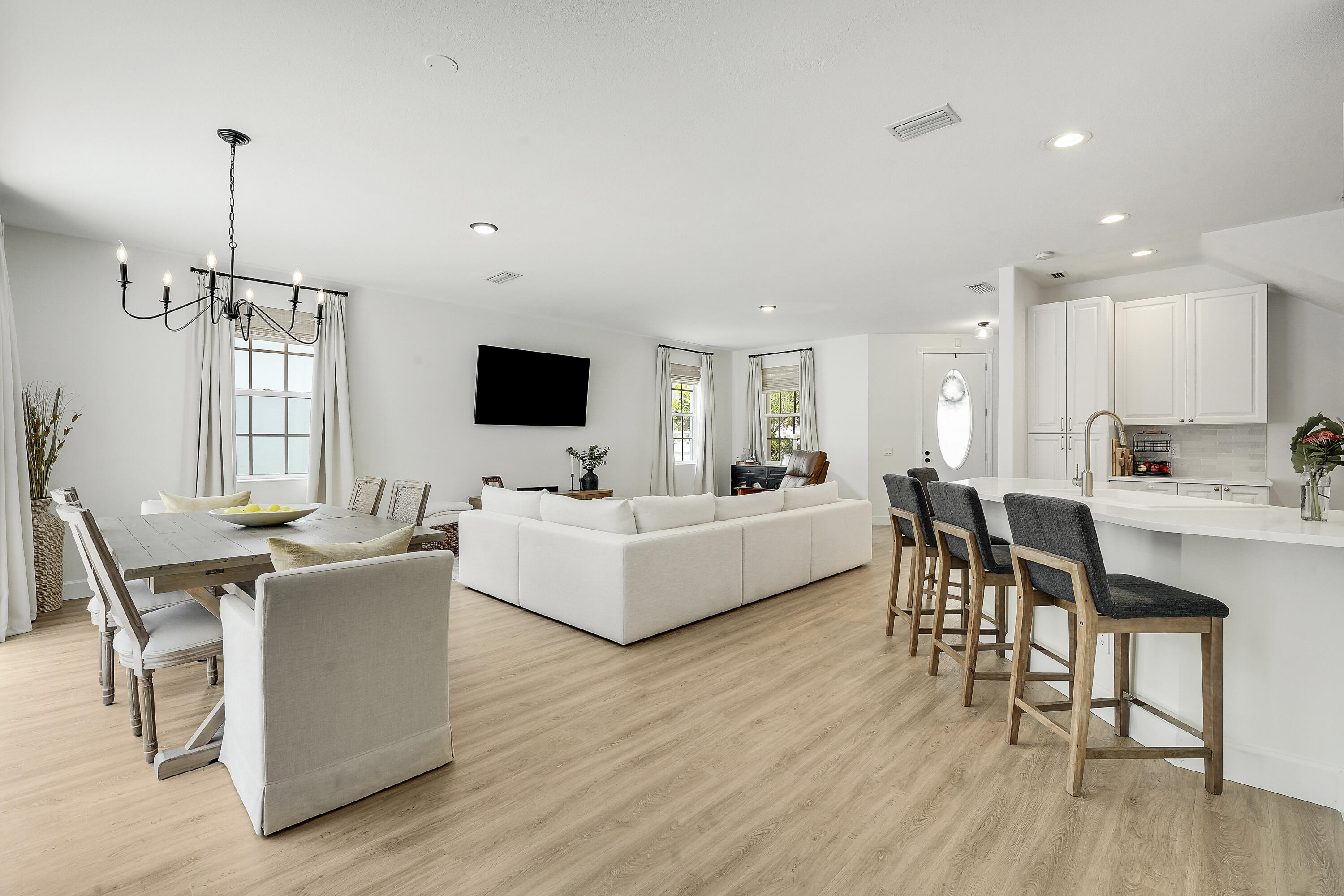 123 Date Palm Drive