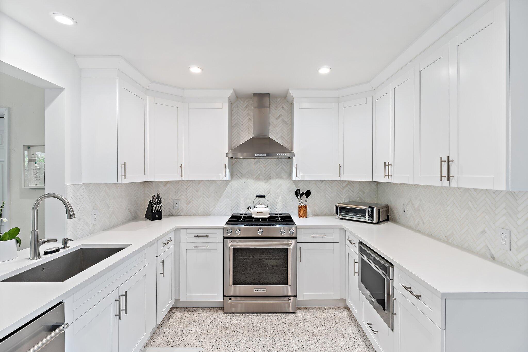 2449 Palm Road