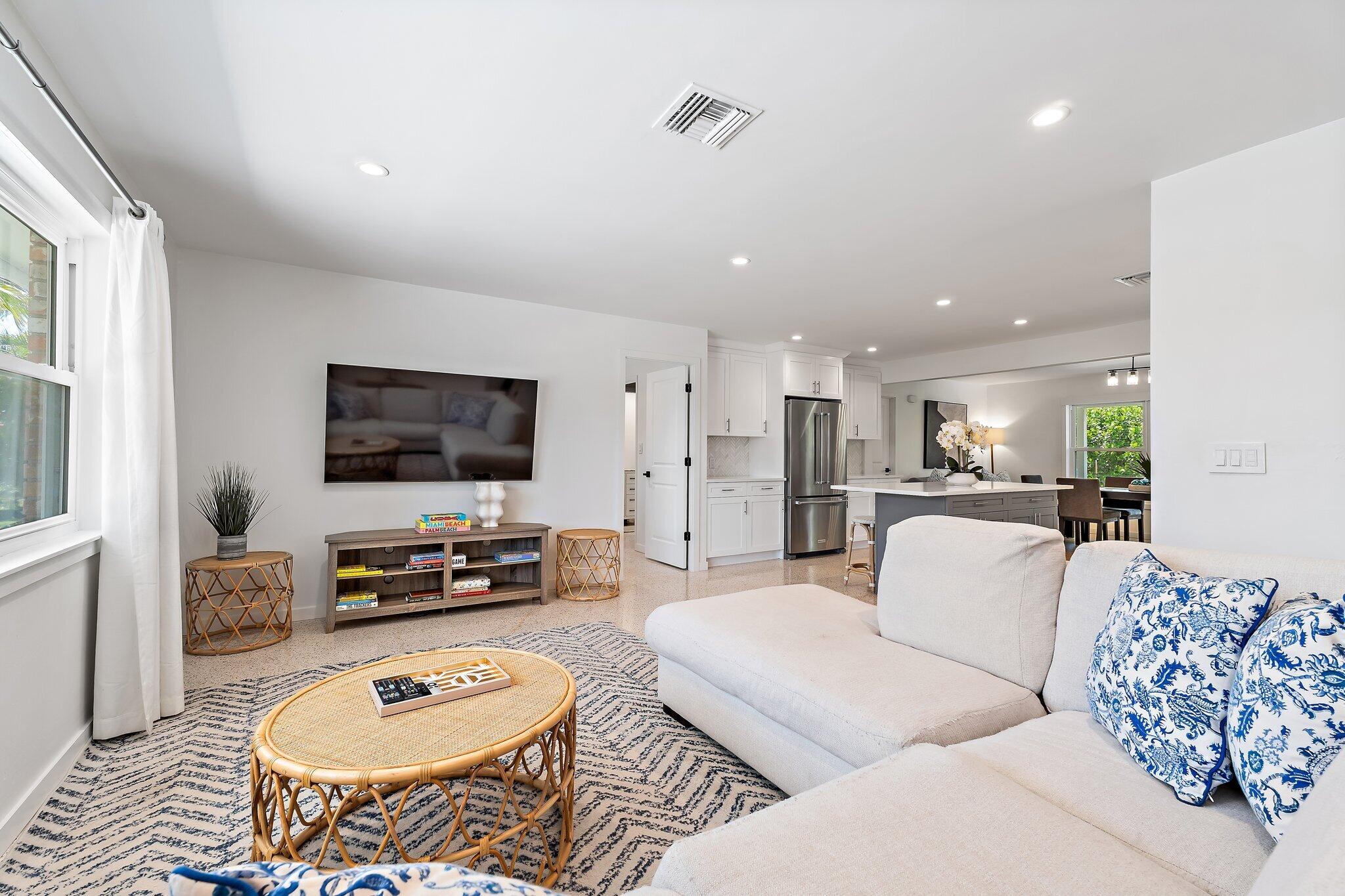 2449 Palm Road