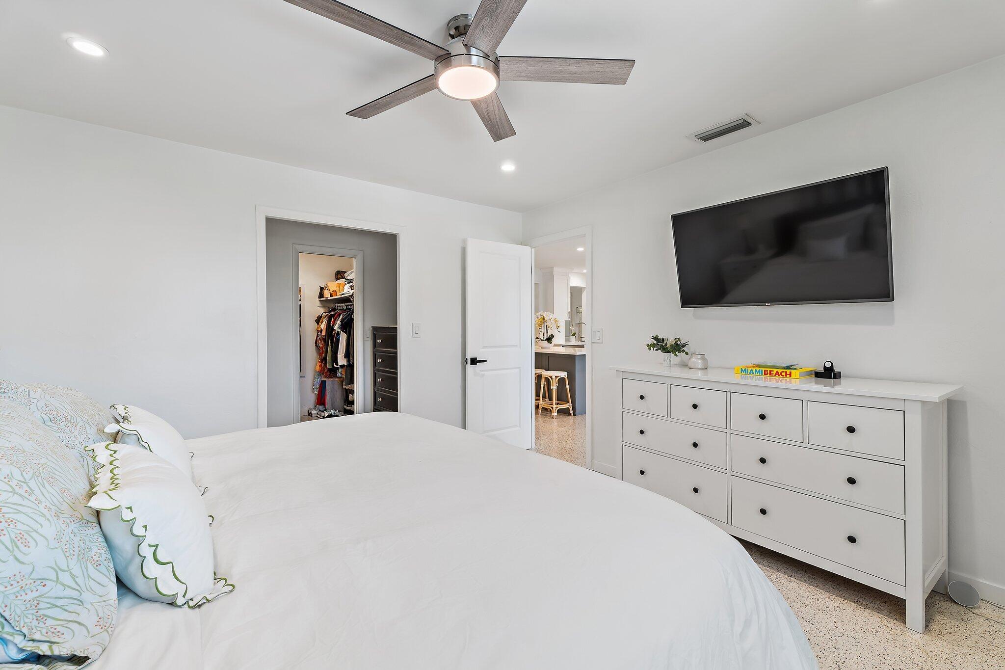 2449 Palm Road