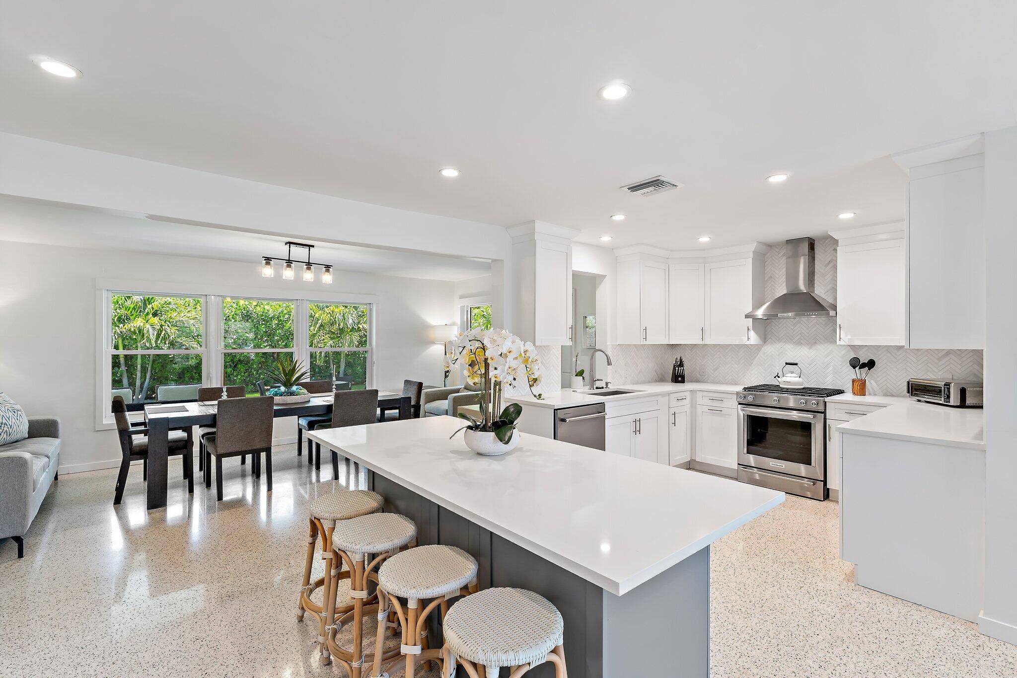 2449 Palm Road