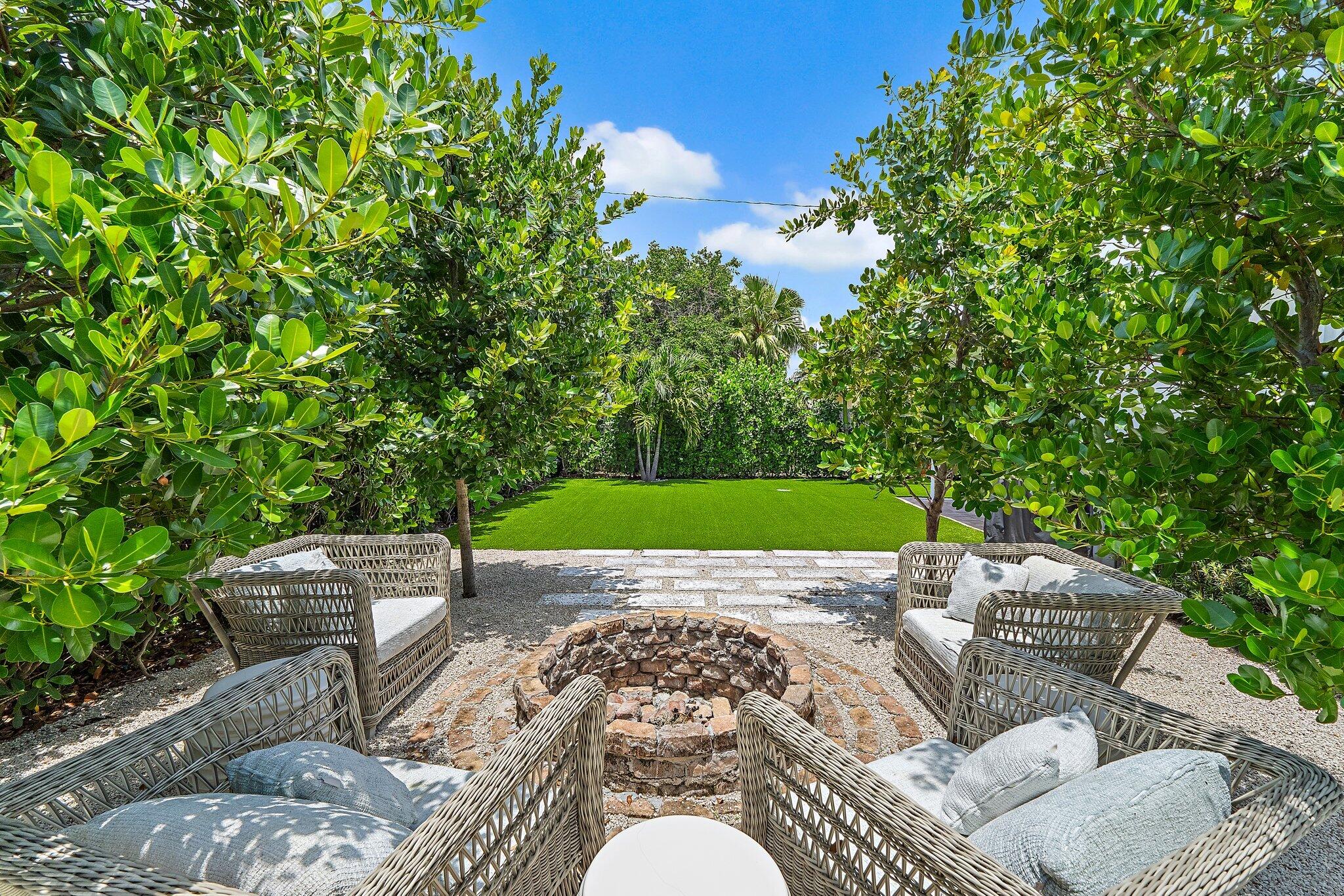 2449 Palm Road