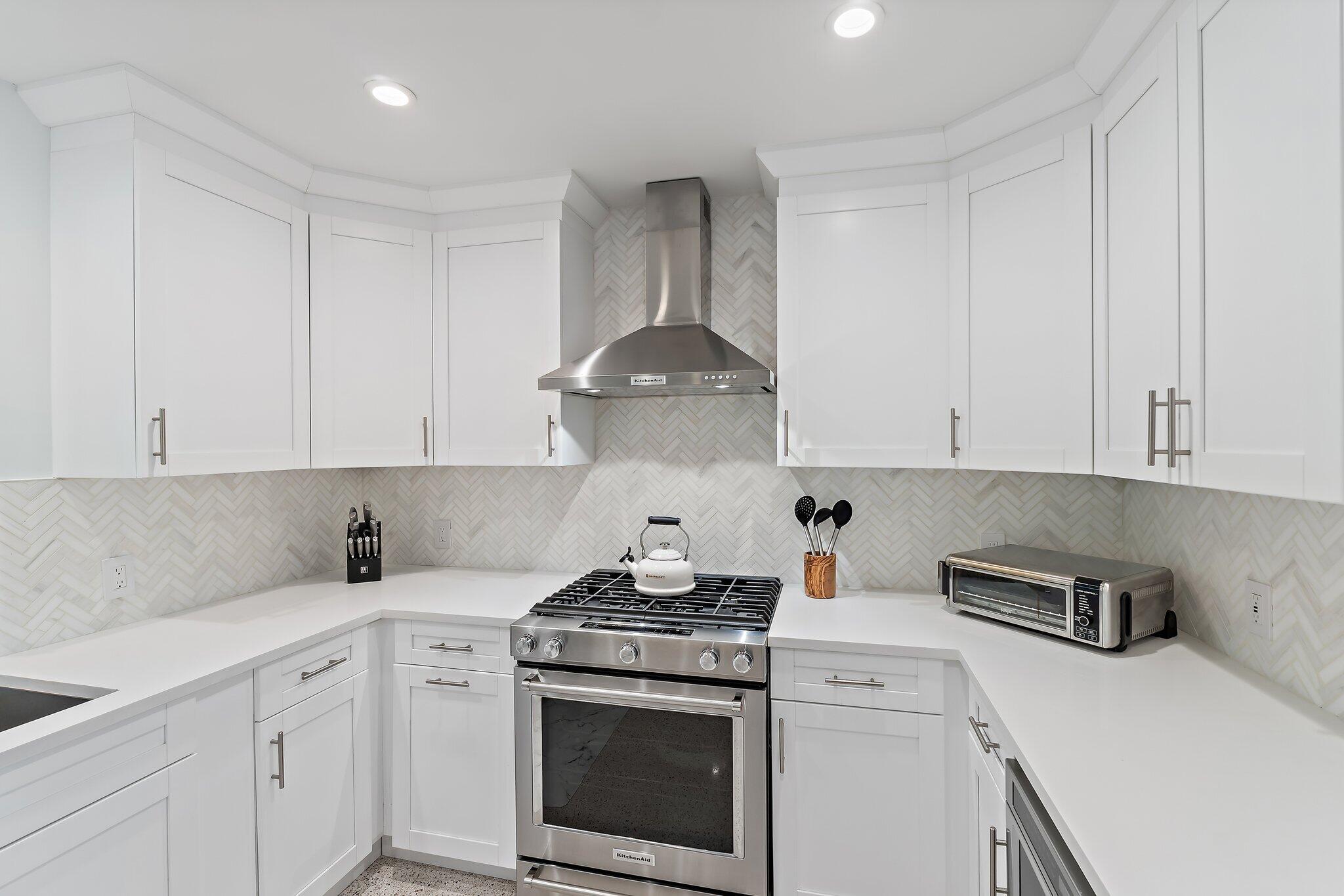 2449 Palm Road