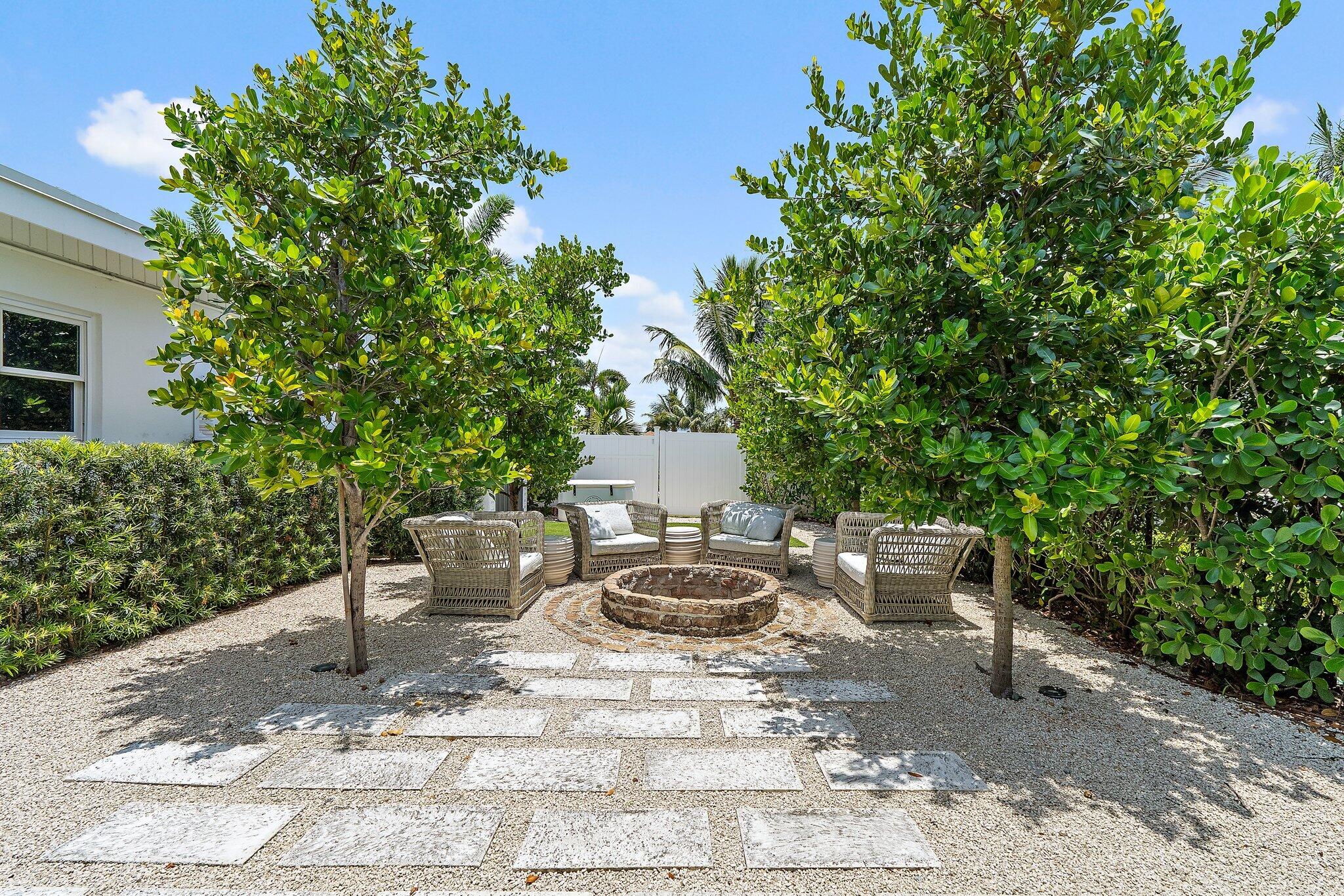 2449 Palm Road