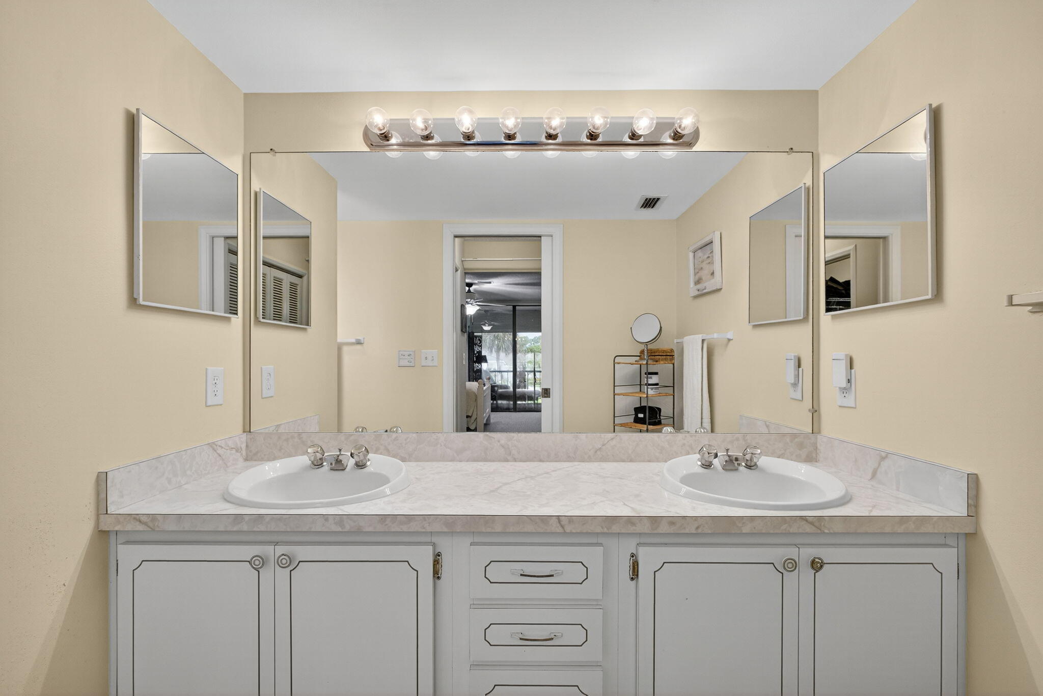 20 SE Turtle Creek Drive F