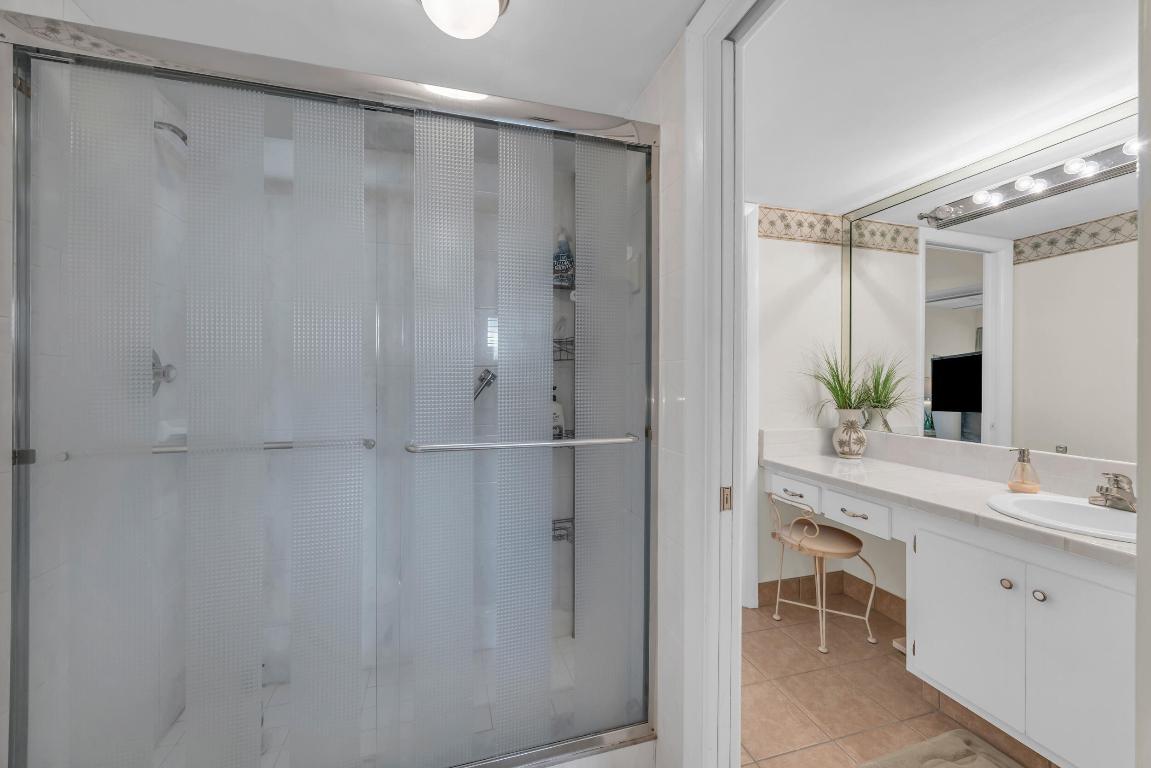 2724 Garden Drive S 108