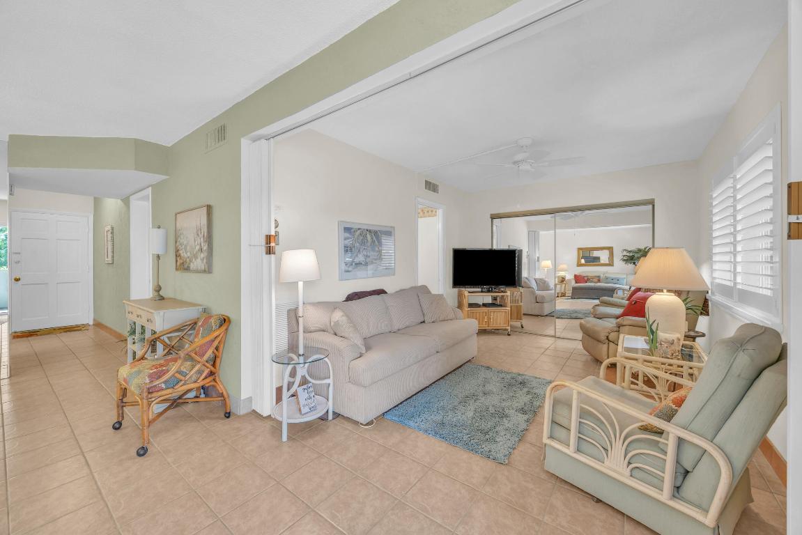 2724 Garden Drive S 108