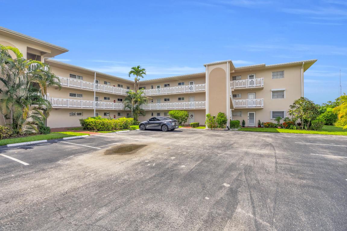 2724 Garden Drive S 108