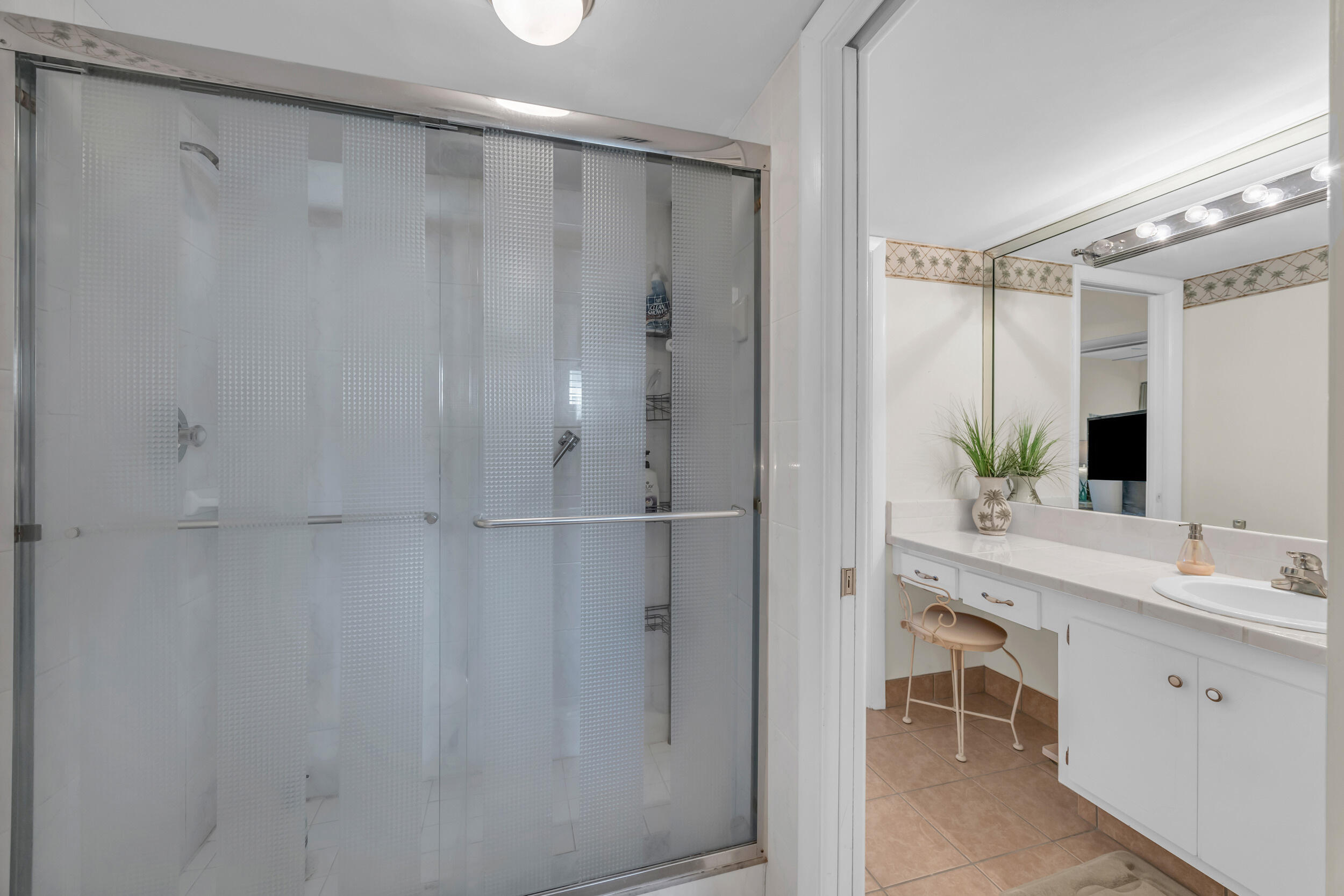 2724 Garden Drive S 108