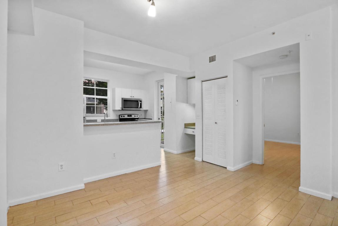 4784 S Central Boulevard 10