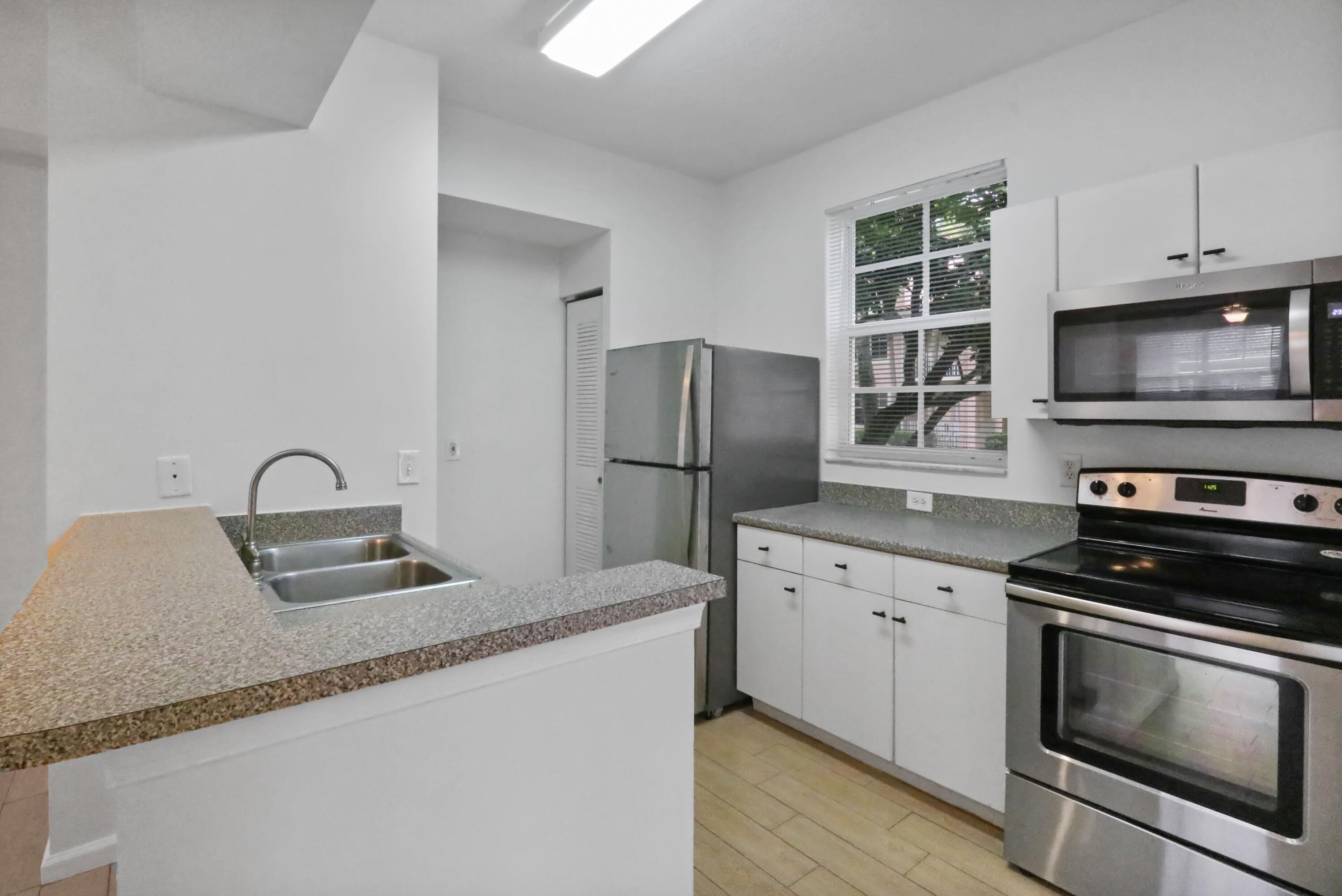 4784 S Central Boulevard 10