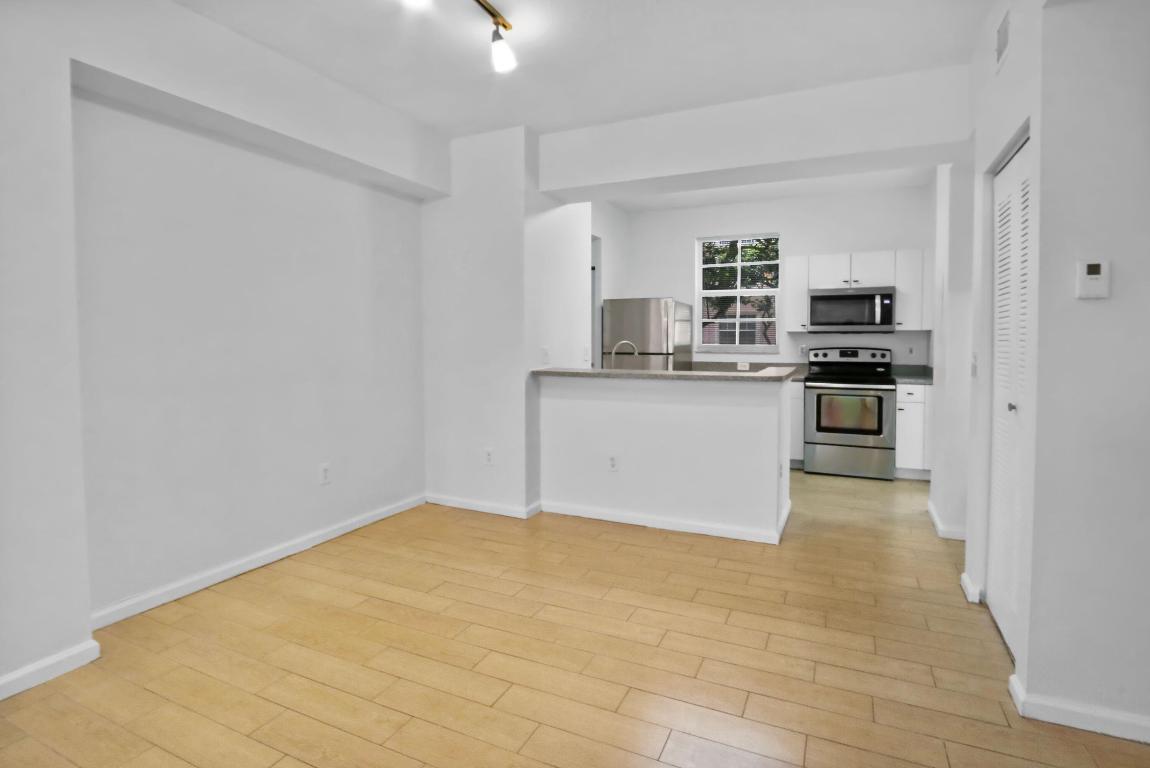 4784 S Central Boulevard 10