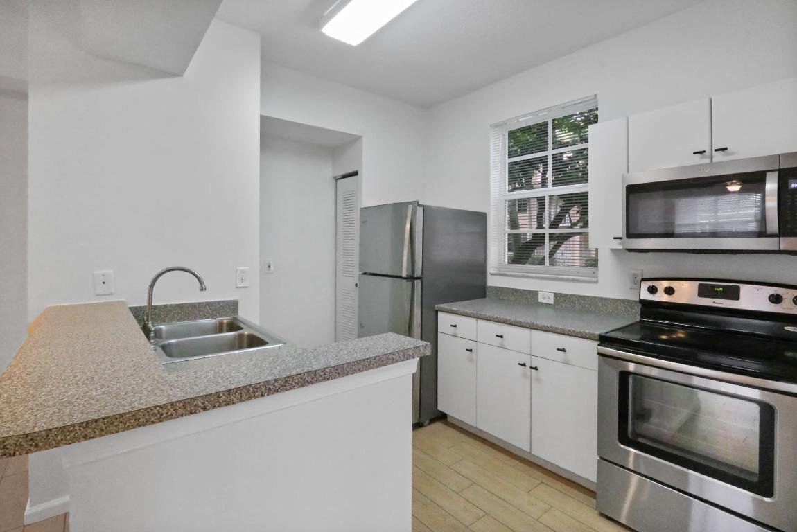 4784 S Central Boulevard 10