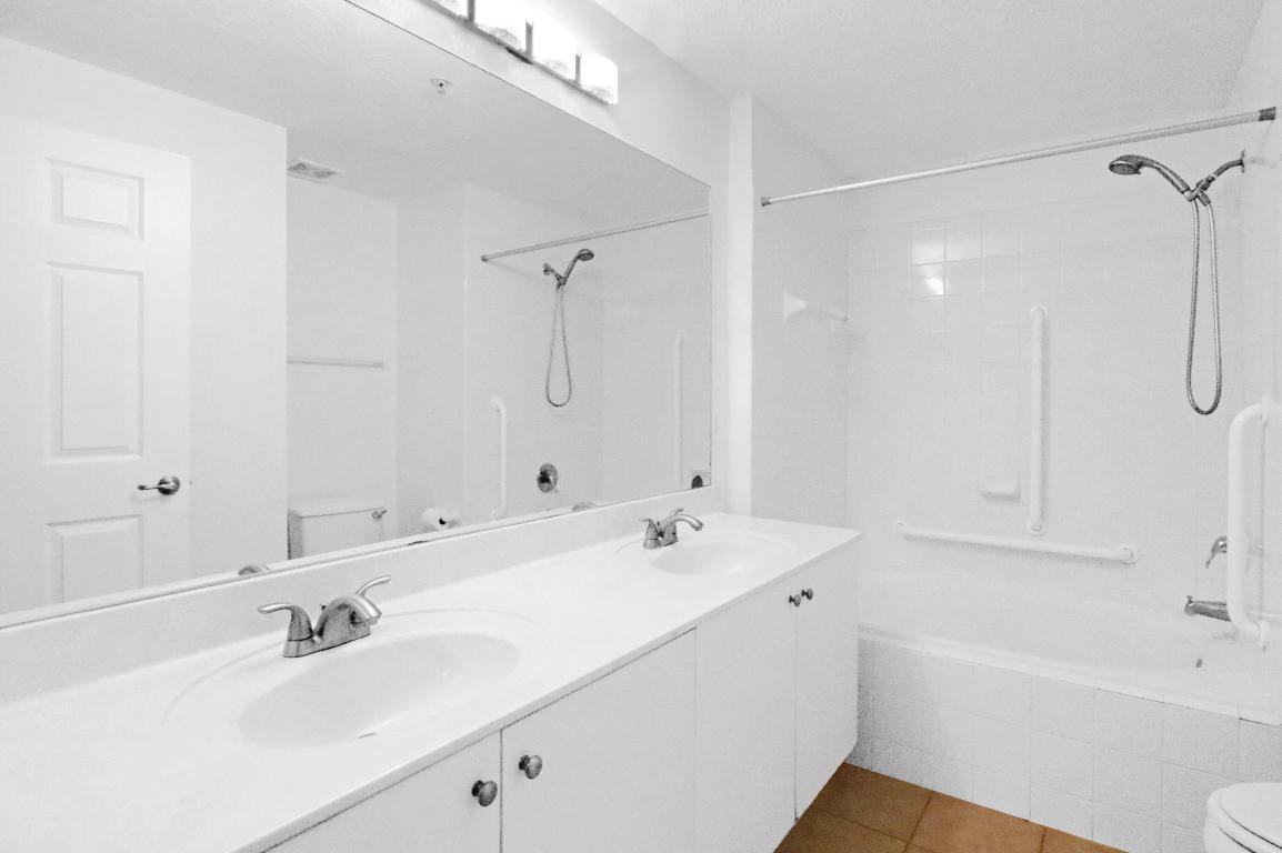 4784 S Central Boulevard 10